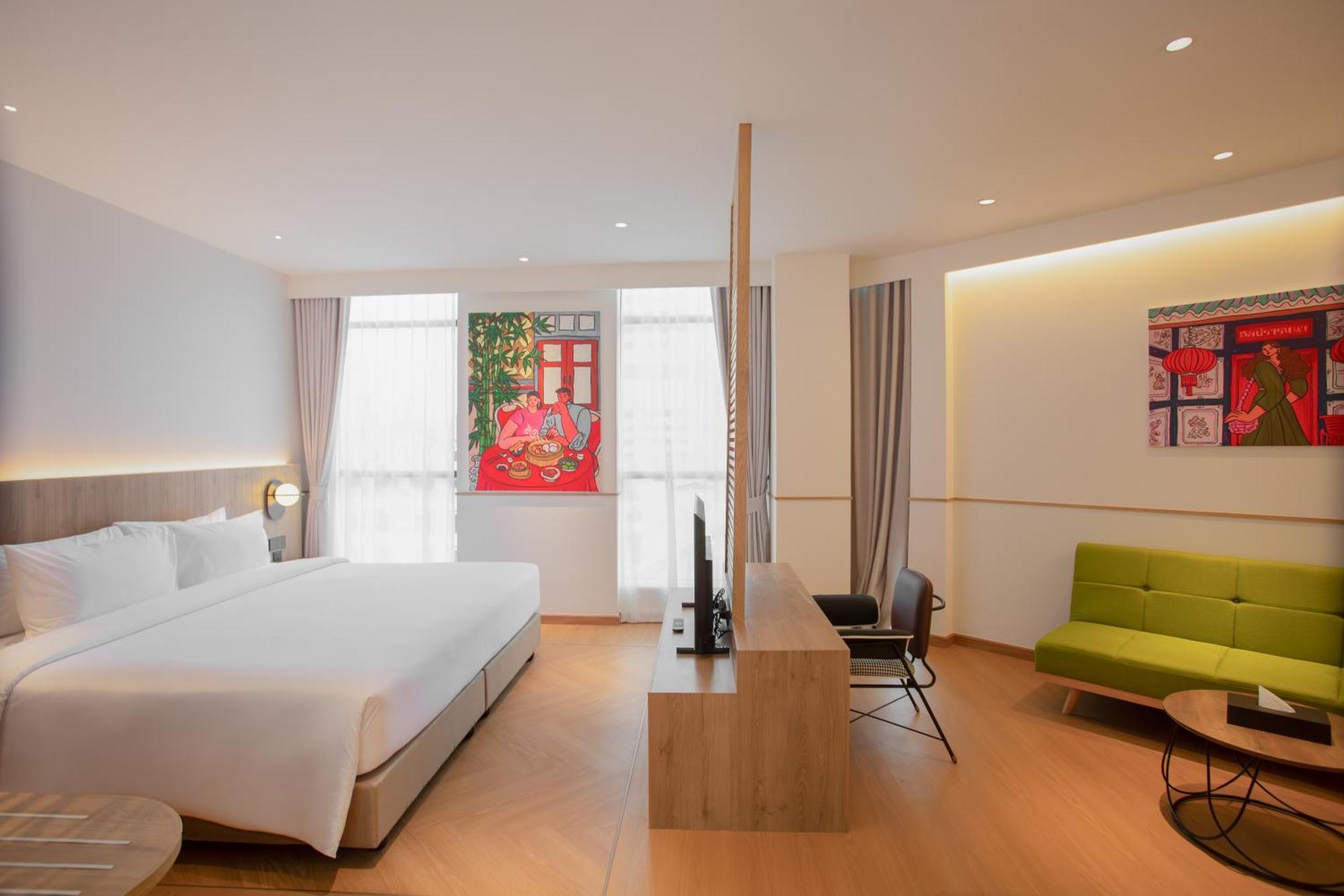 Deluxe King Room