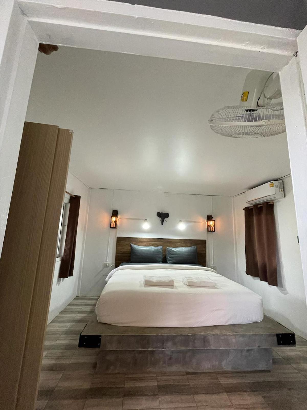 Chambre Double ou Lits Jumeaux - Vue Partielle sur Mer