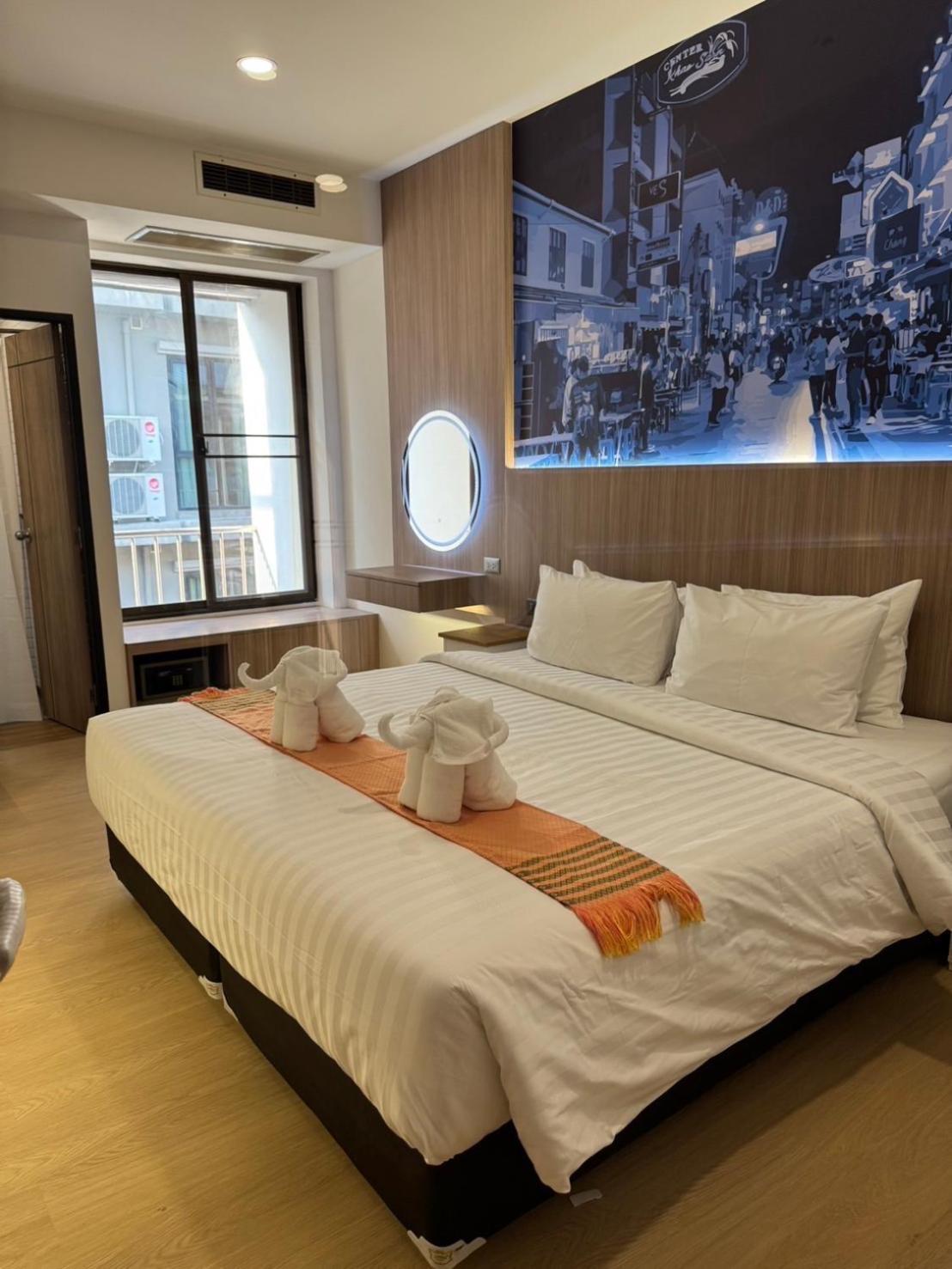 Deluxe Double or Twin Room