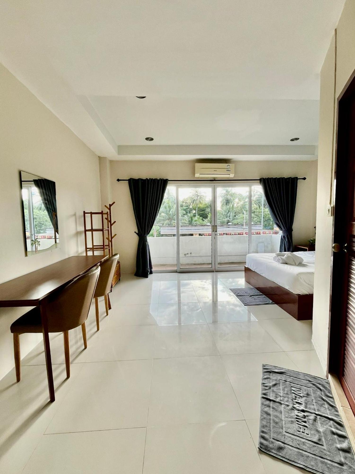 Queen Room Balcony