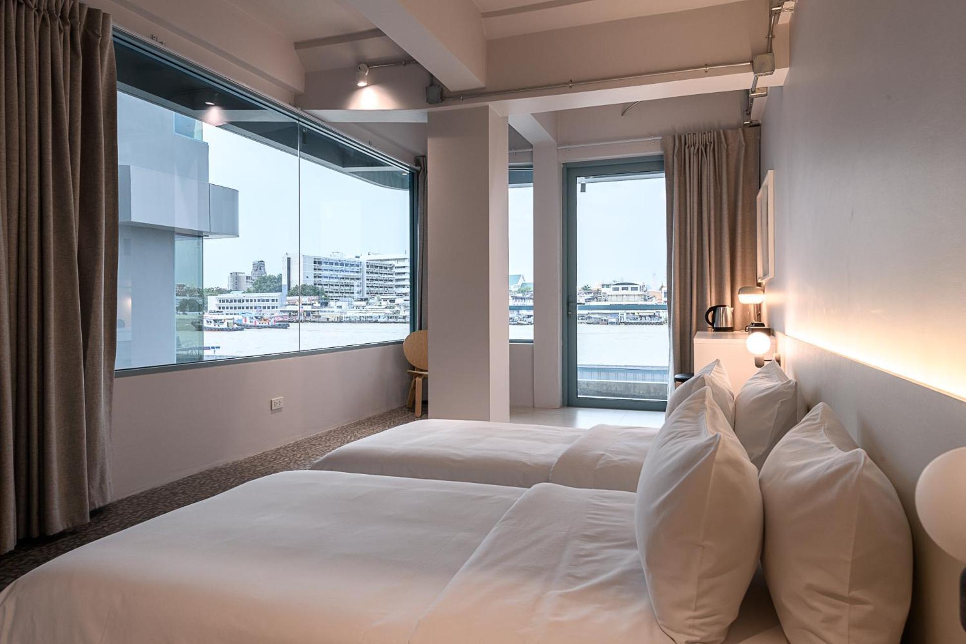 Grand Riverfront Triplex Suite