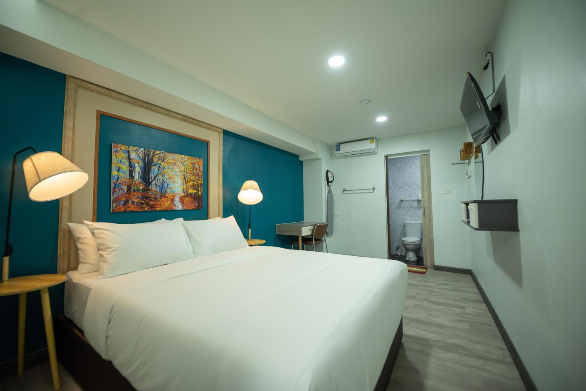 Single Room with Private Bathroom