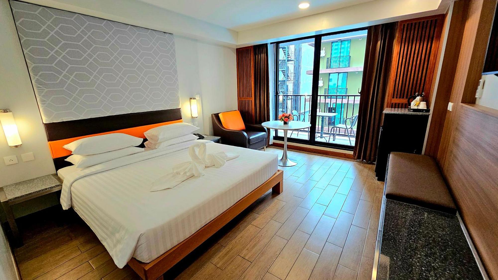 Deluxe Double Room with Balcony,1622869161:JPEG