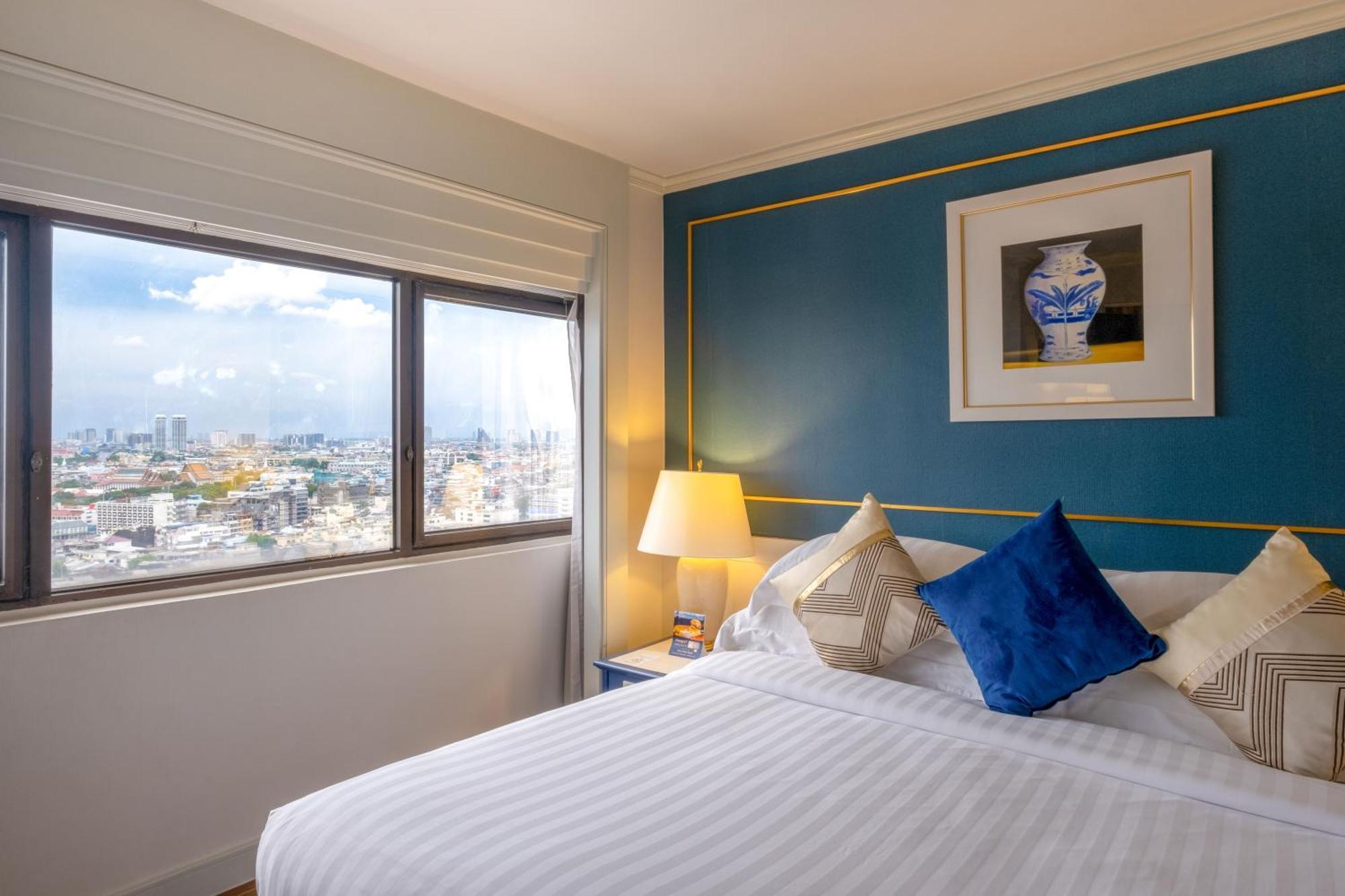 Jacuzzi Suite Balcony,1771695525:JPEG