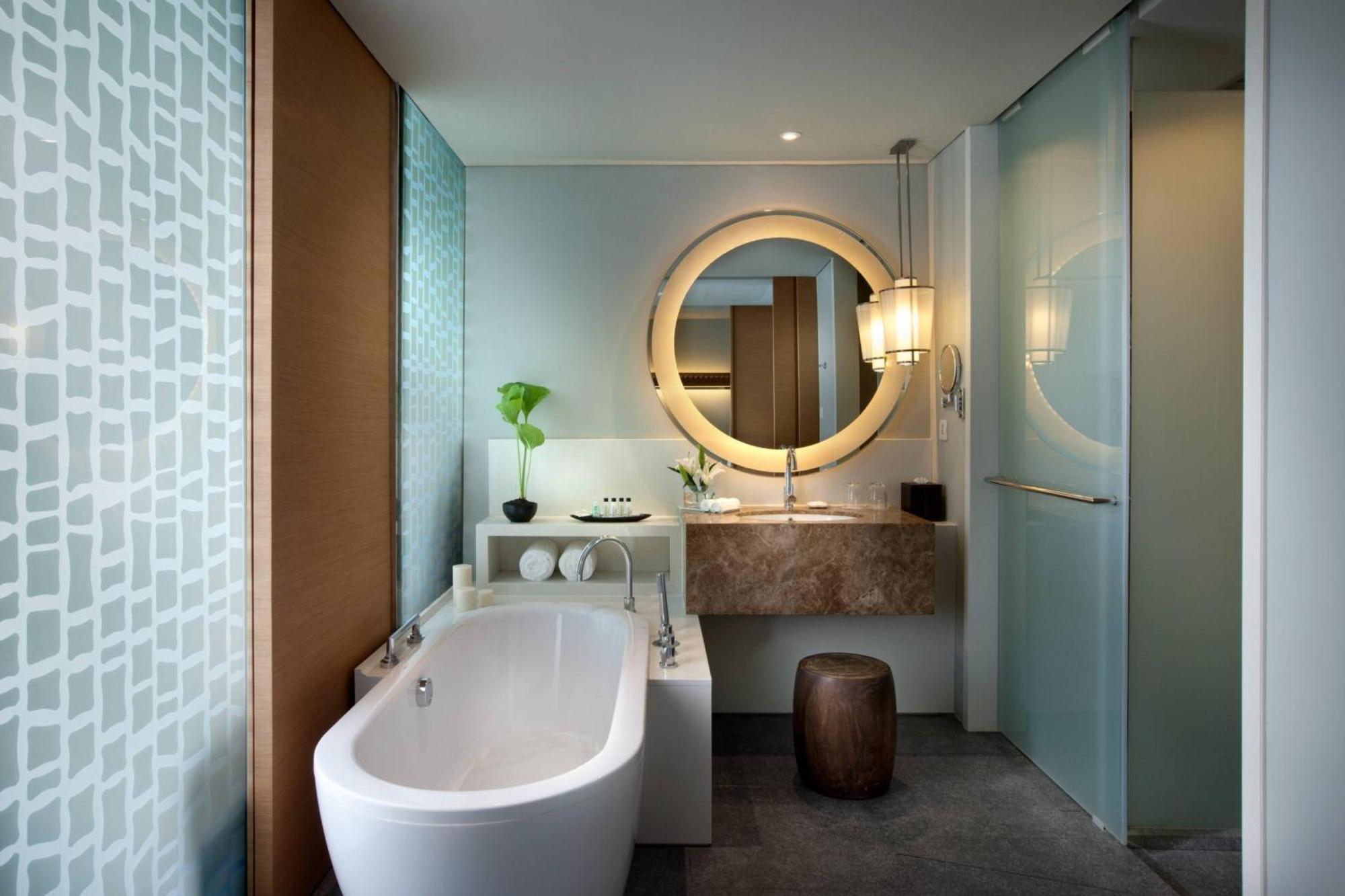 Deluxe King or Double Room with Ocean View - High Floor,1626365219:JPEG