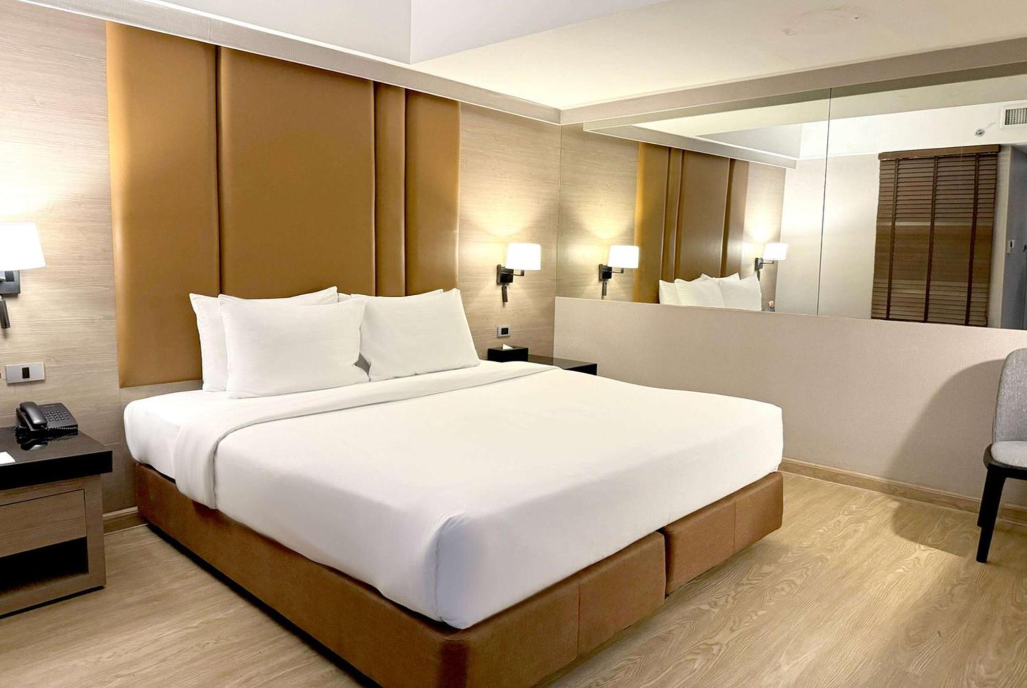 King Deluxe Room No Window Non-Smoking