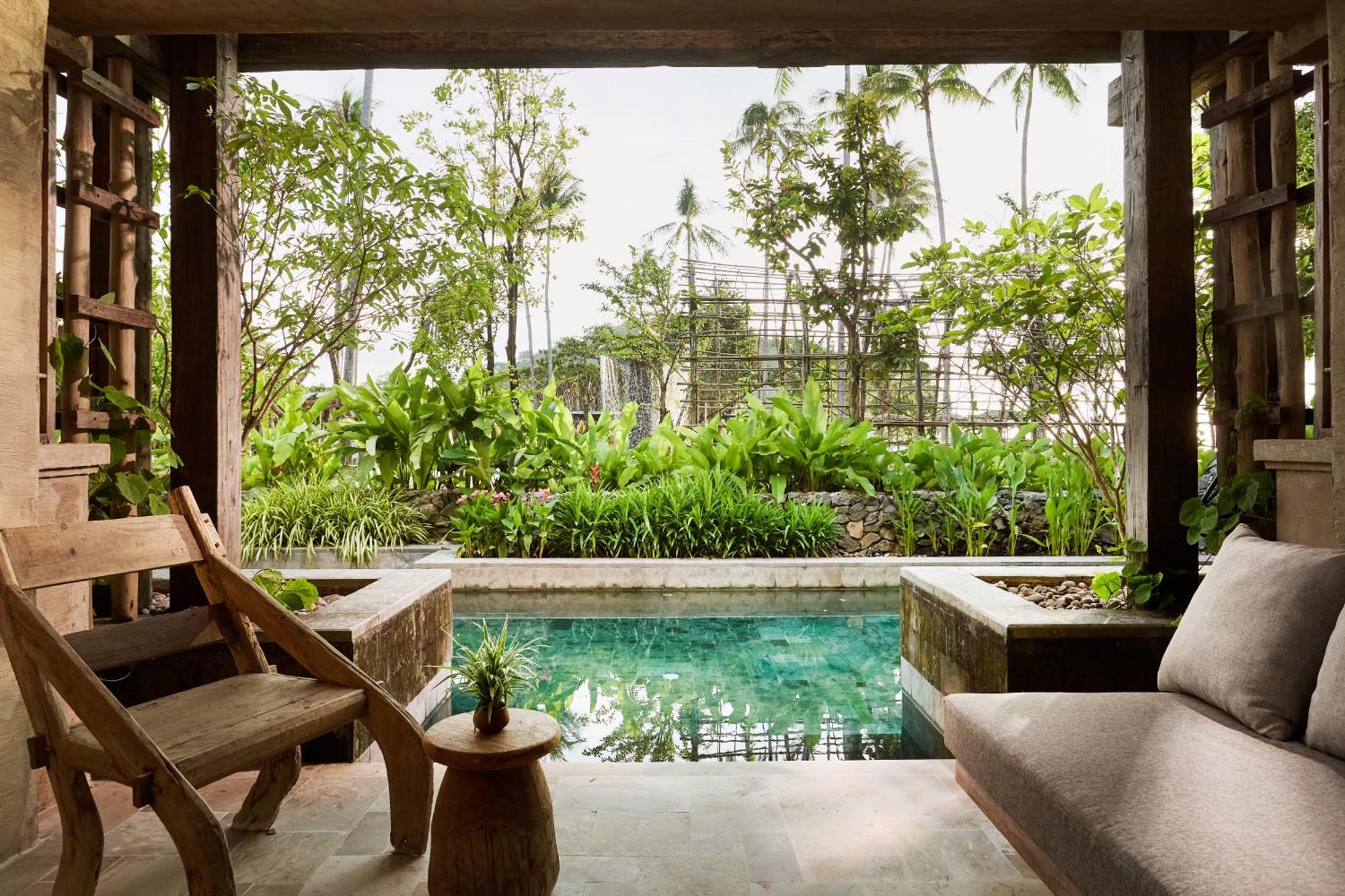 Grand King Room Garden View Pool Access