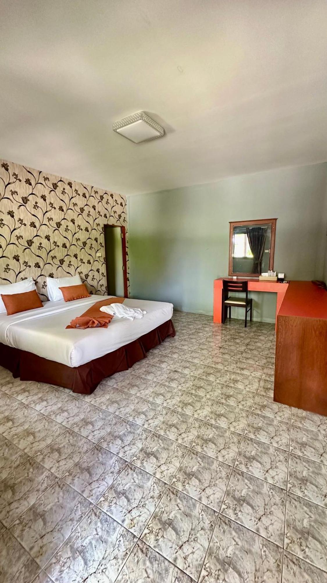 Bungalow Standard Queen Bed A Zone No view