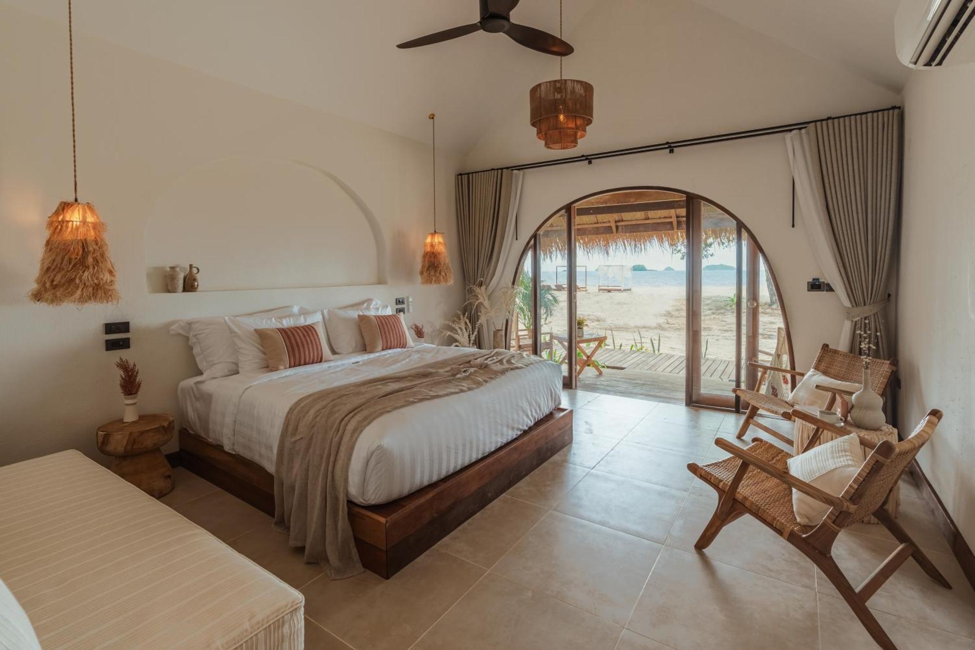 Bungalow Beach Front