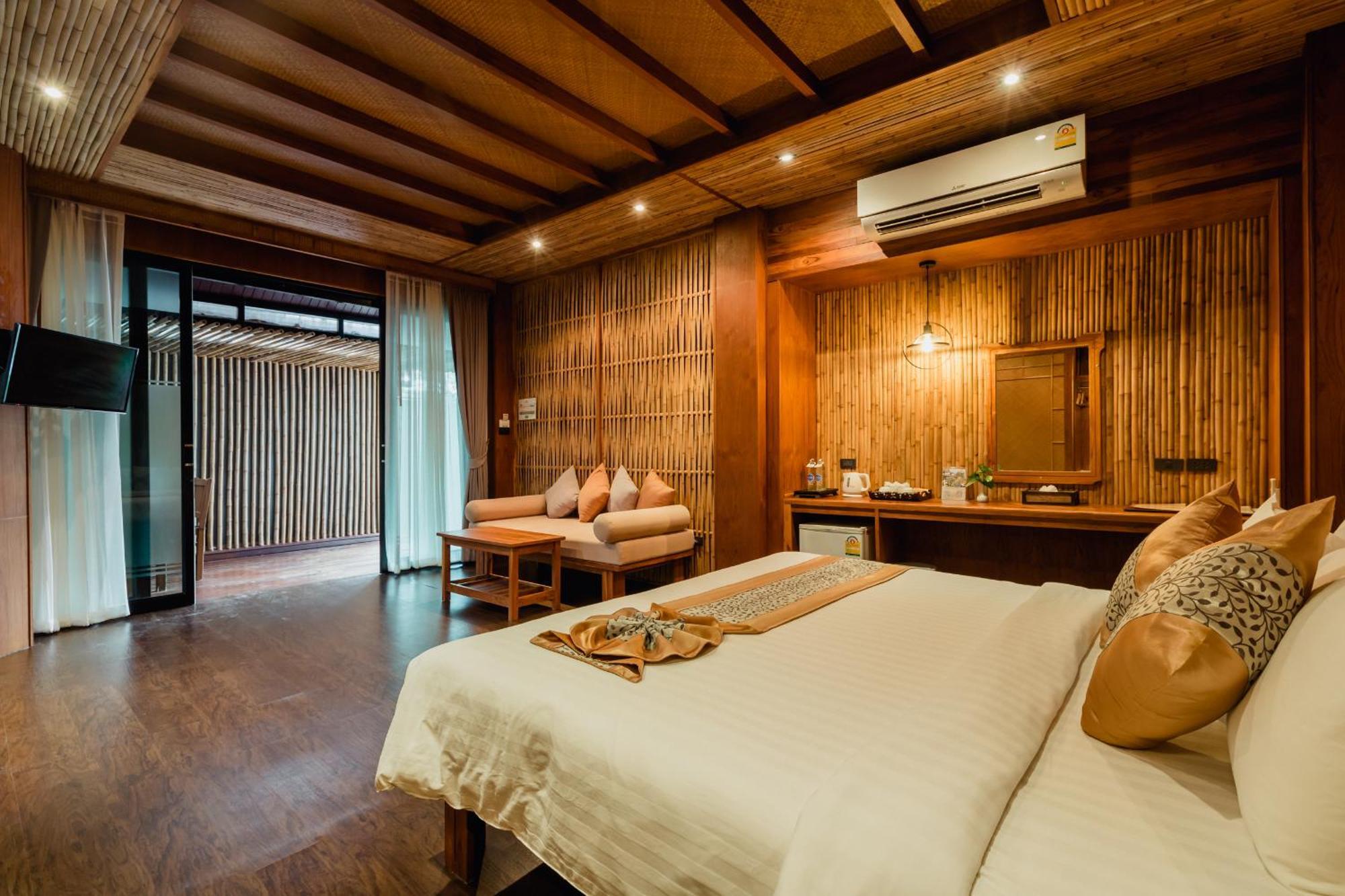 Honeymoon Suite,1629895713:JPEG