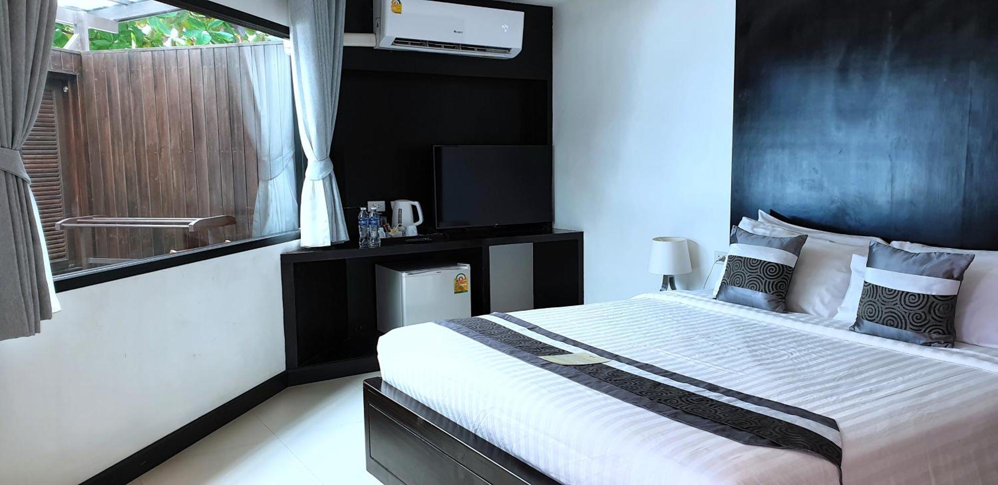 Deluxe Jacuzzi Room Sea View