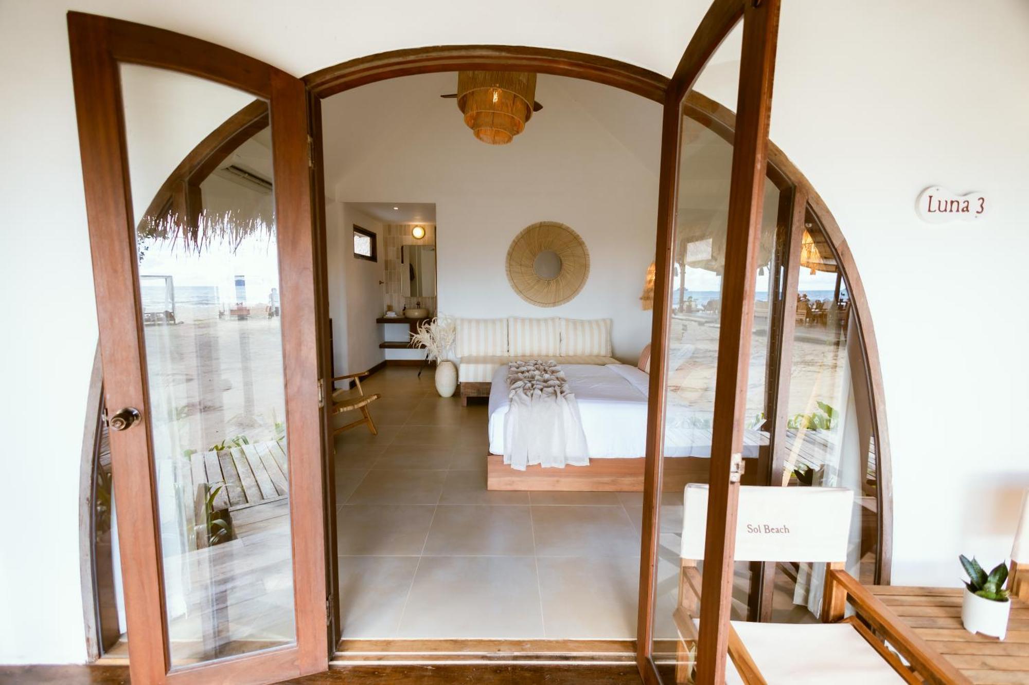 Bungalow Beach Front