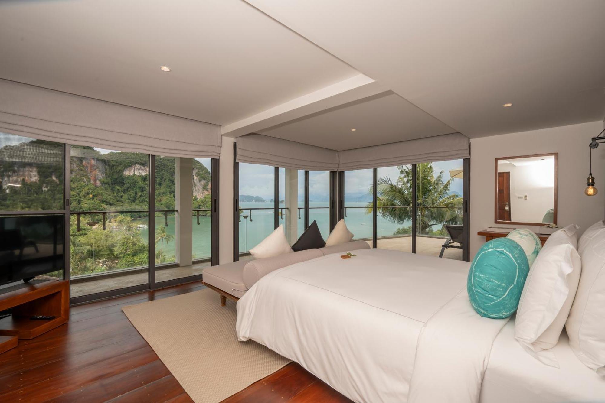 Hilltop Pool Villa