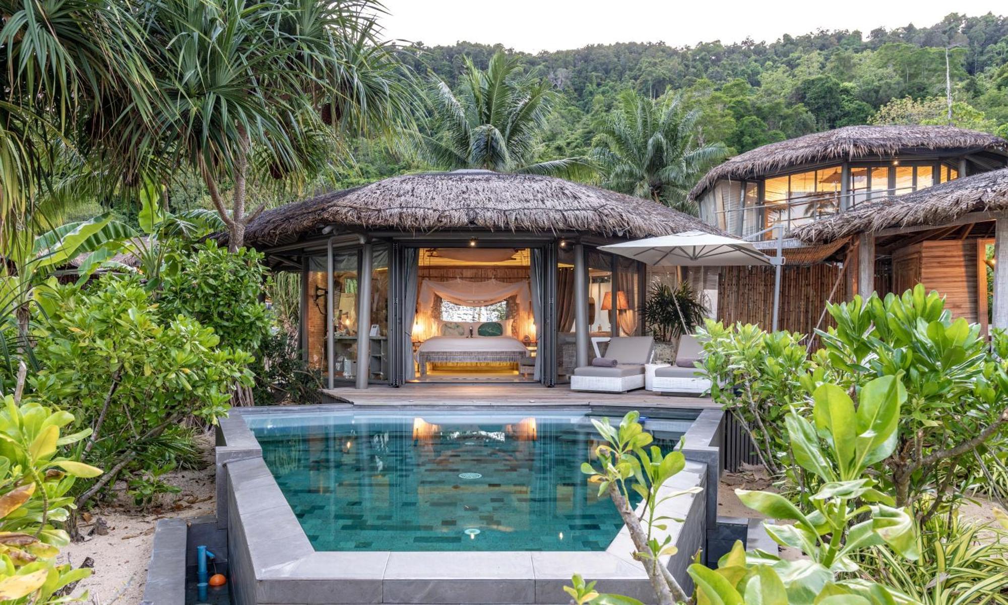Beachfront Pool Villa