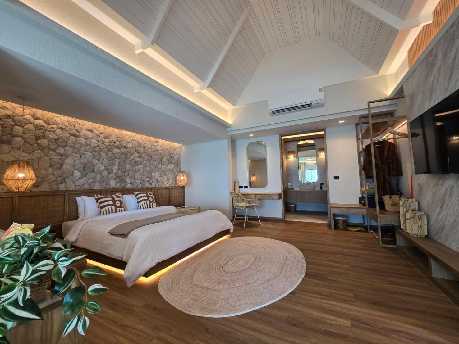 Beachfront Villa with  Private Pool,1633681818:JPEG