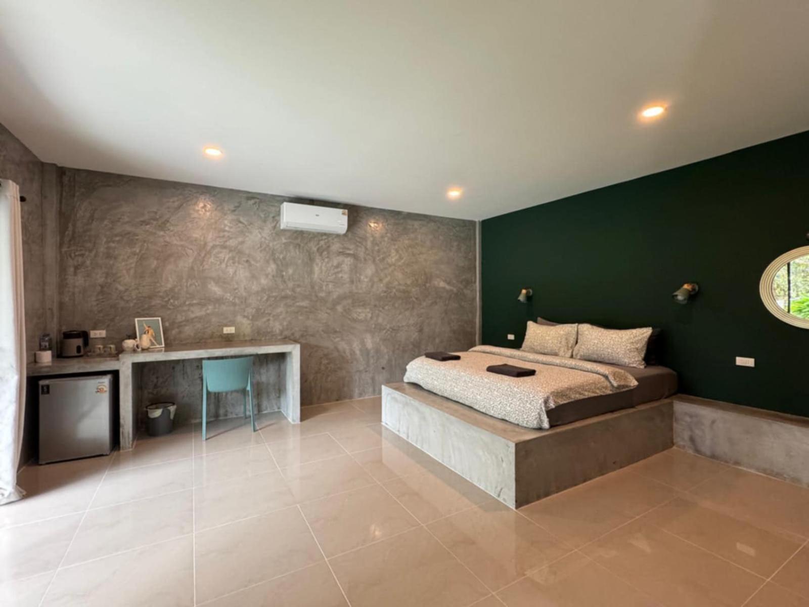 Large Double Room,1635282136:JPEG