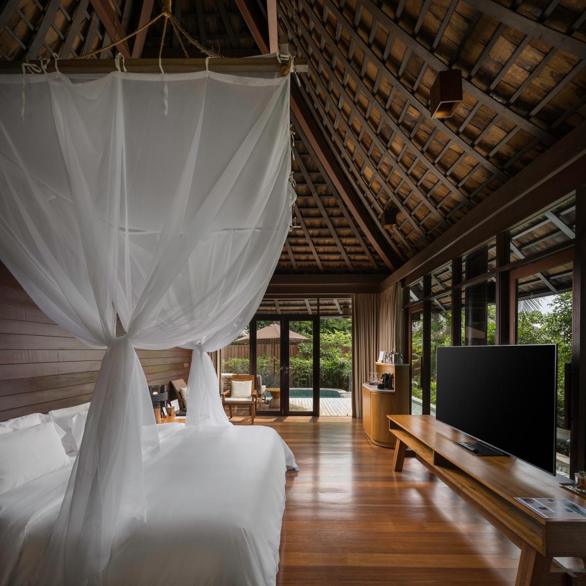 Tropical Pool Villa