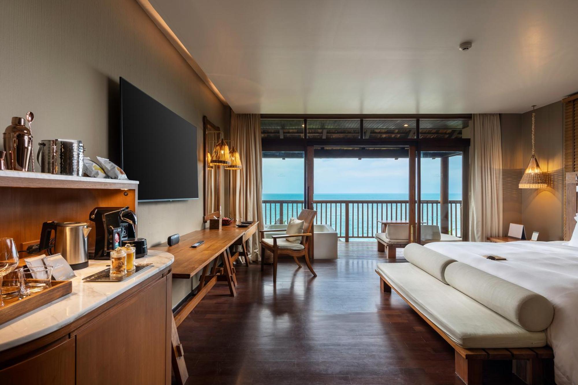 Ocean View Jacuzzi Deluxe
