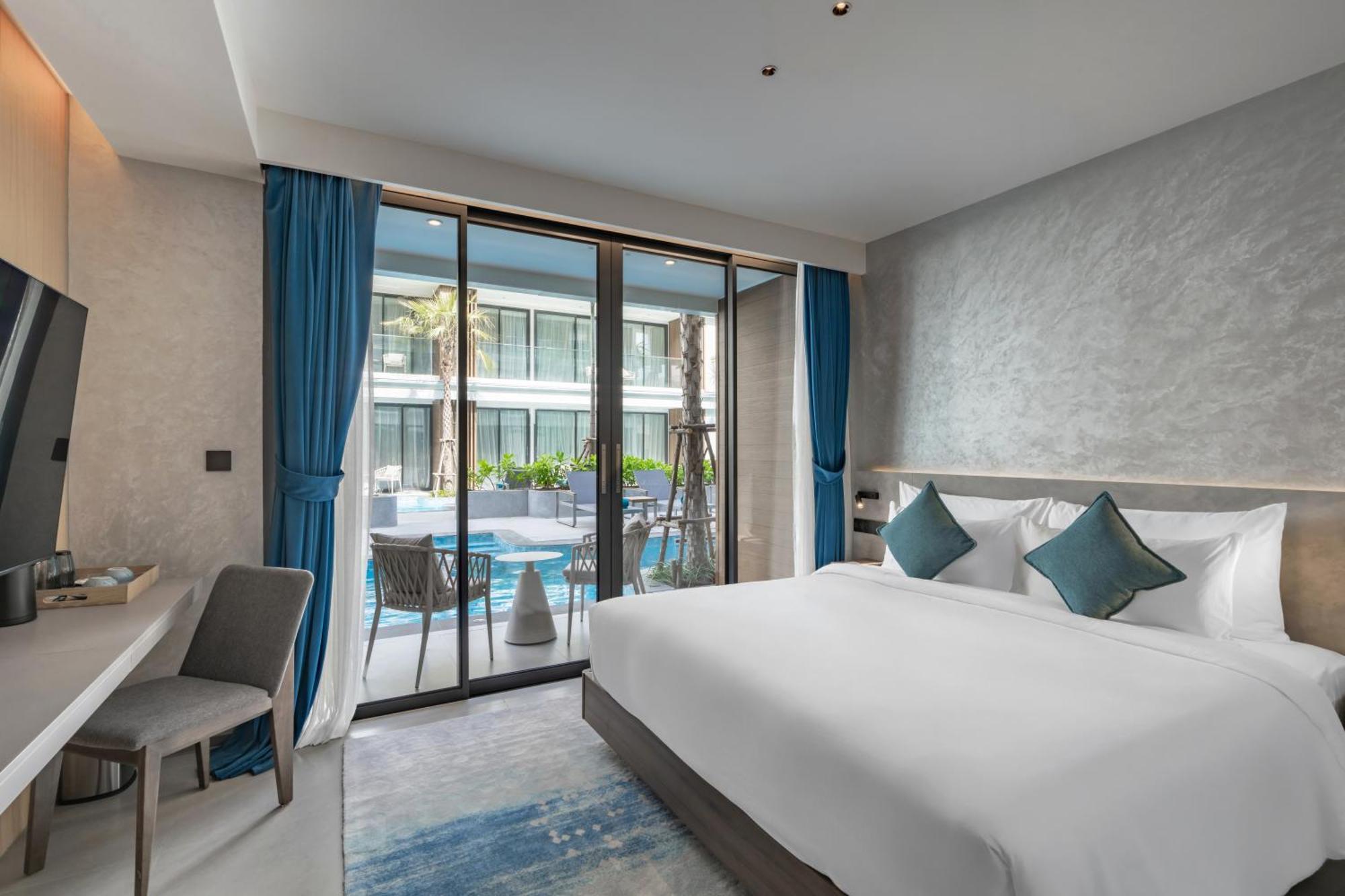 Deluxe Double or Twin Room Pool Access