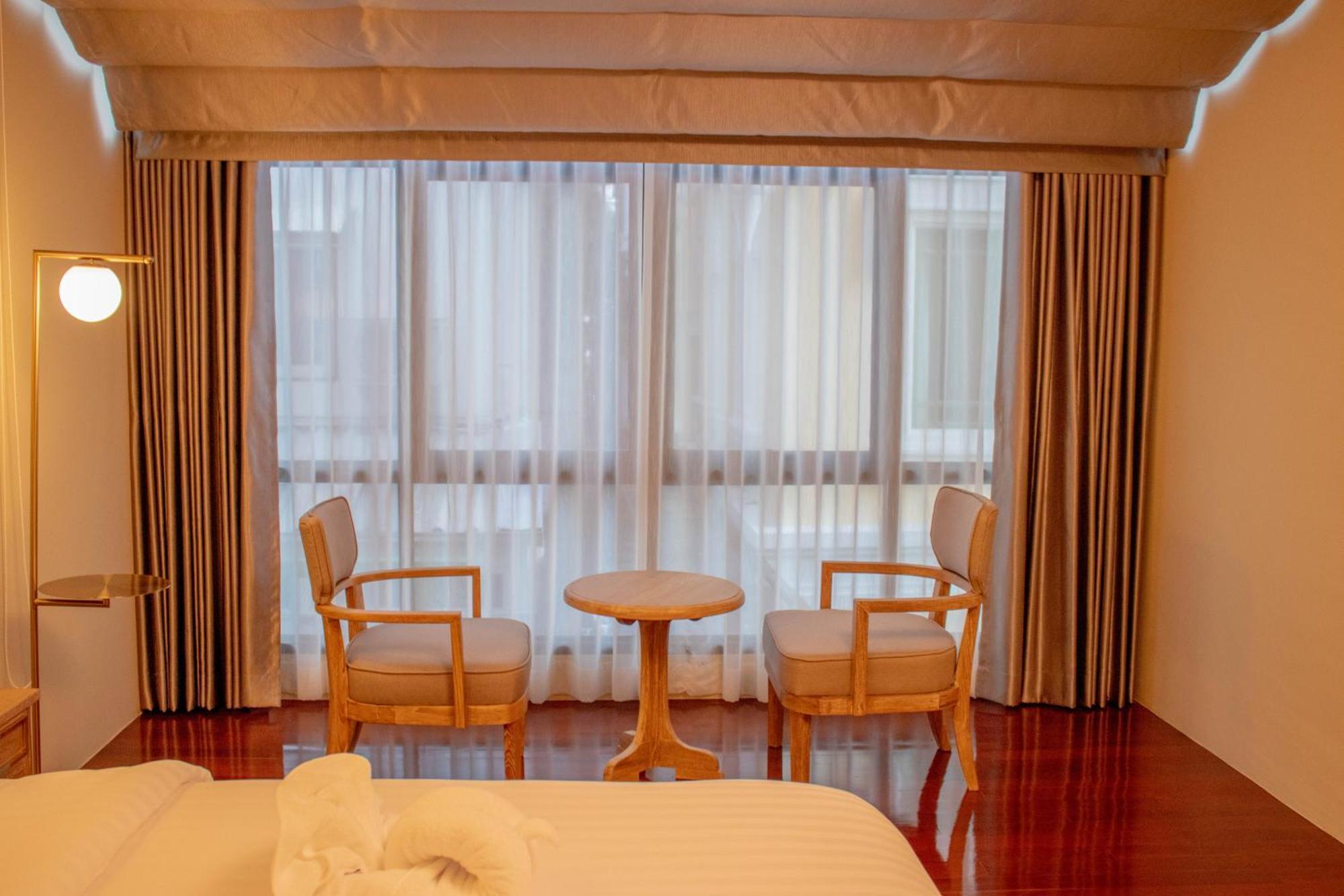 Deluxe Double Room Bath