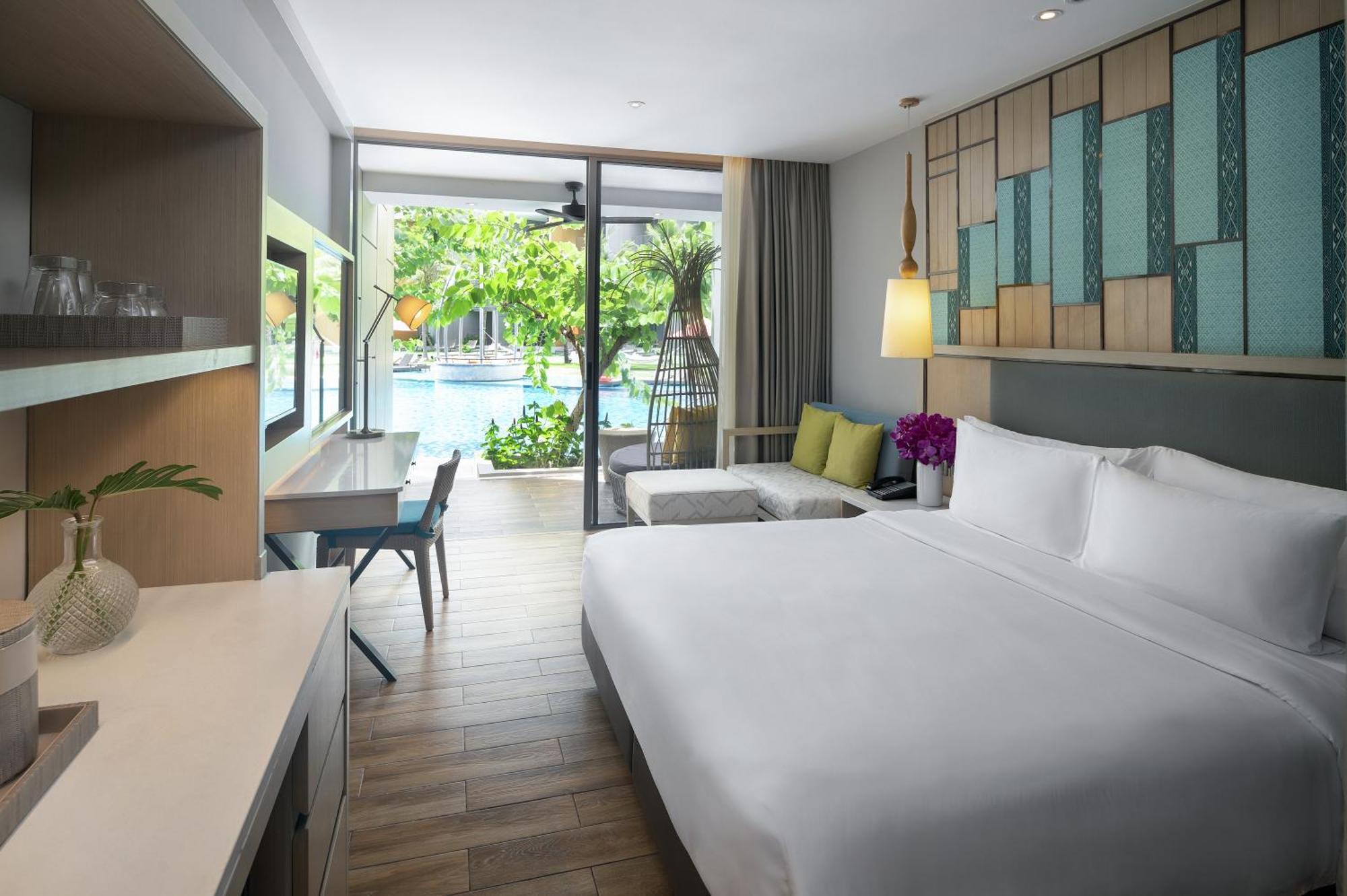 AVANI Deluxe Pool Access Room