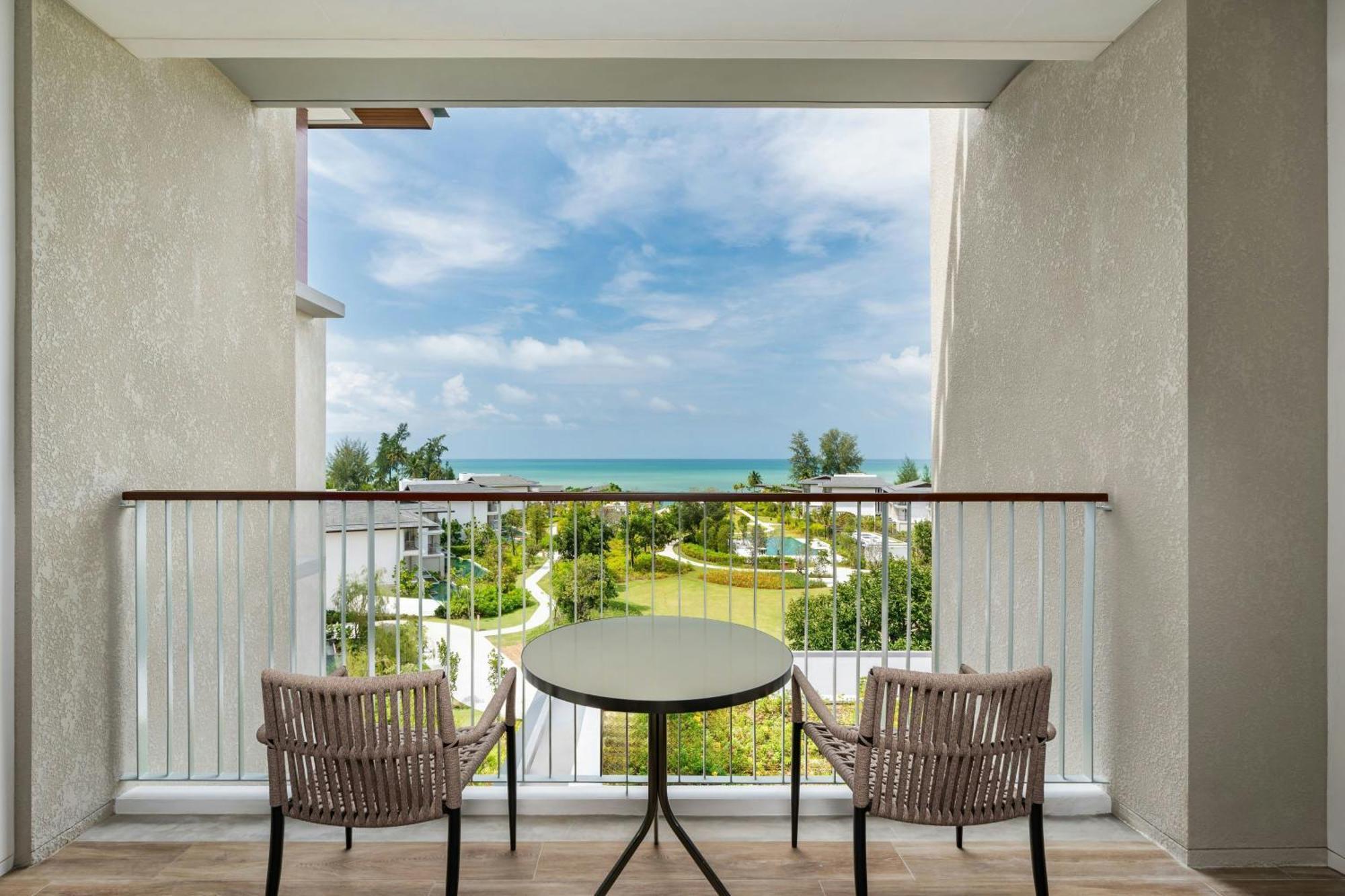 Deluxe Twin Room Balcony Ocean View