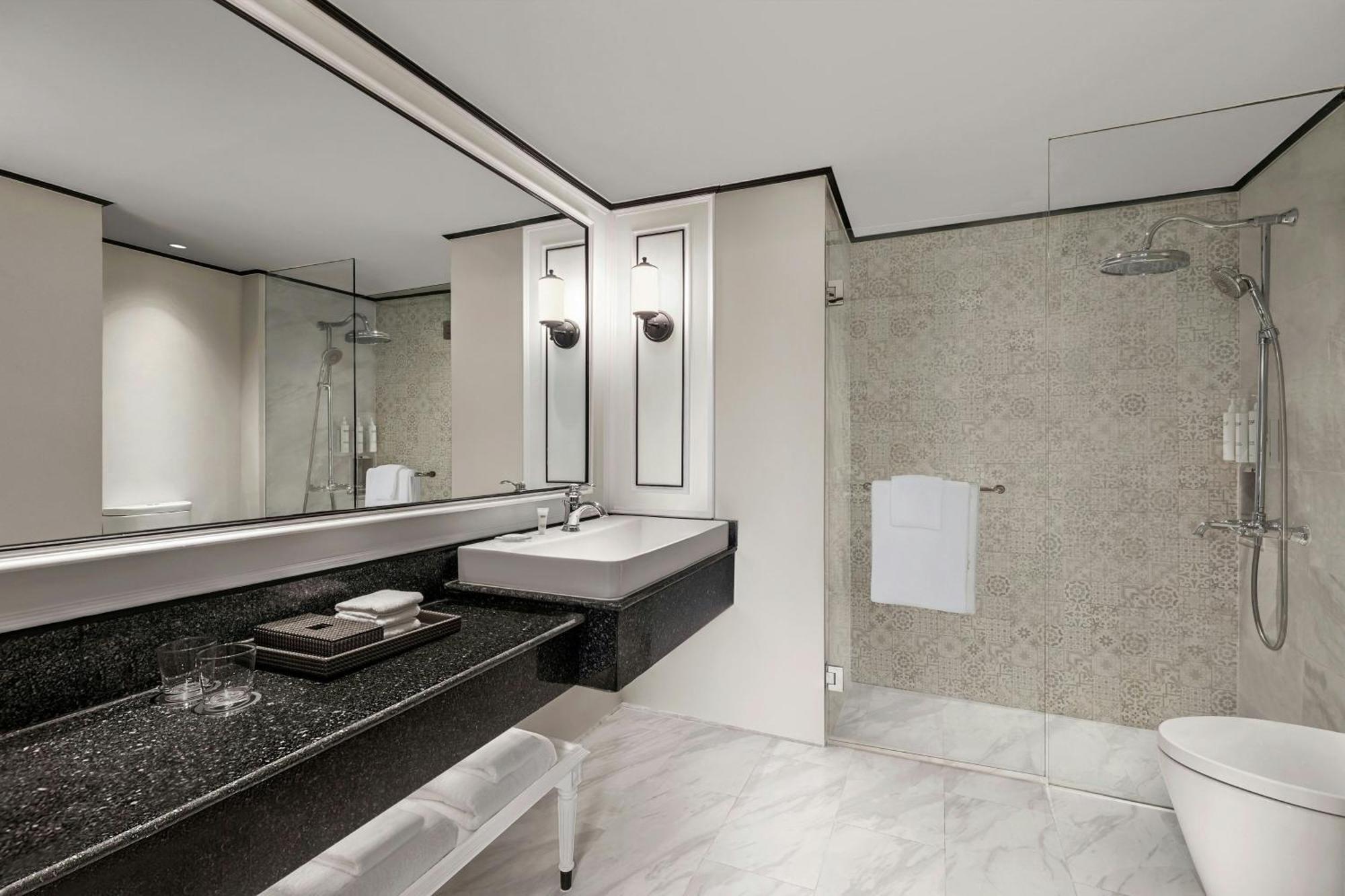 Junior King Suite with City View,1643148996:JPEG