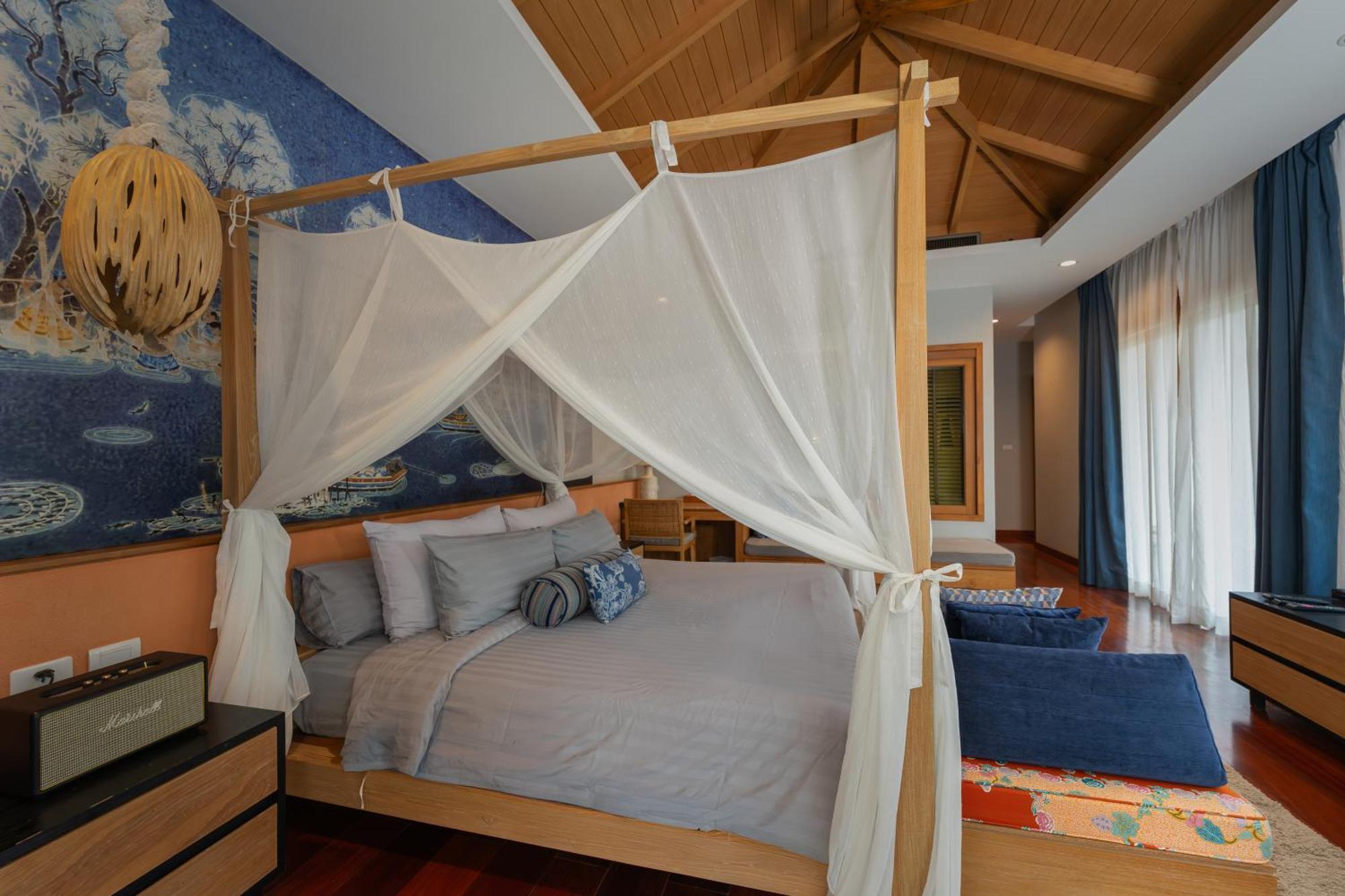 Tropical Pool Villa