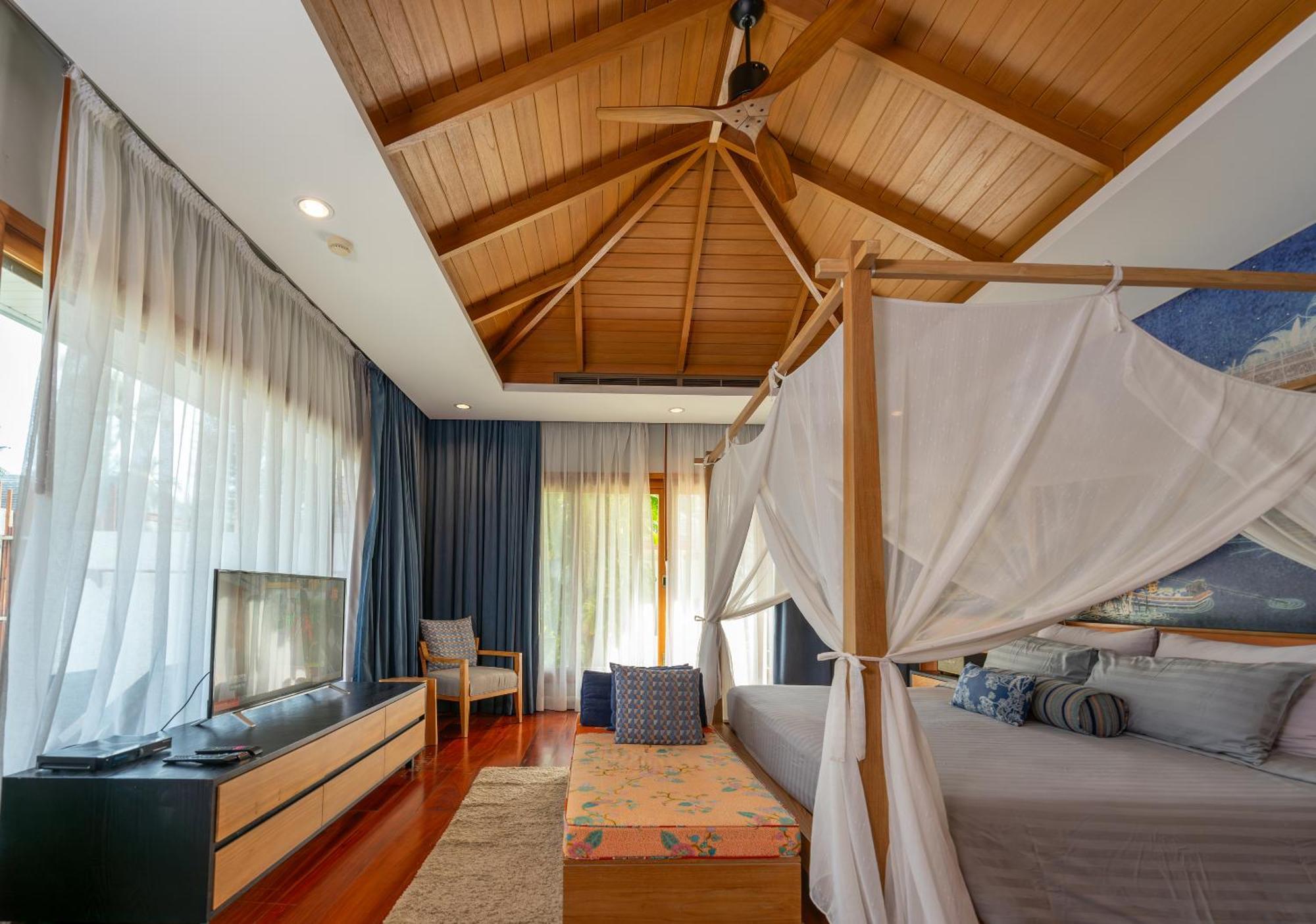 Tropical Pool Villa