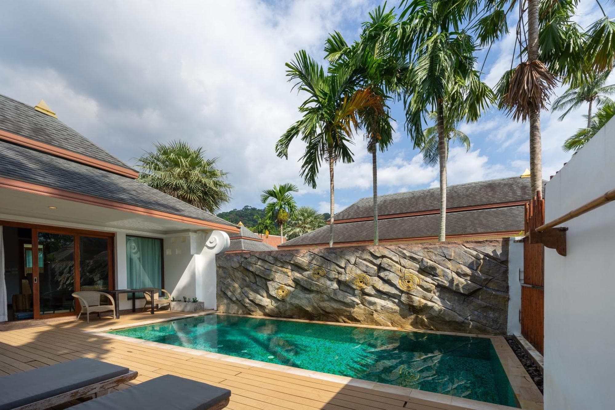 Tropical Pool Villa
