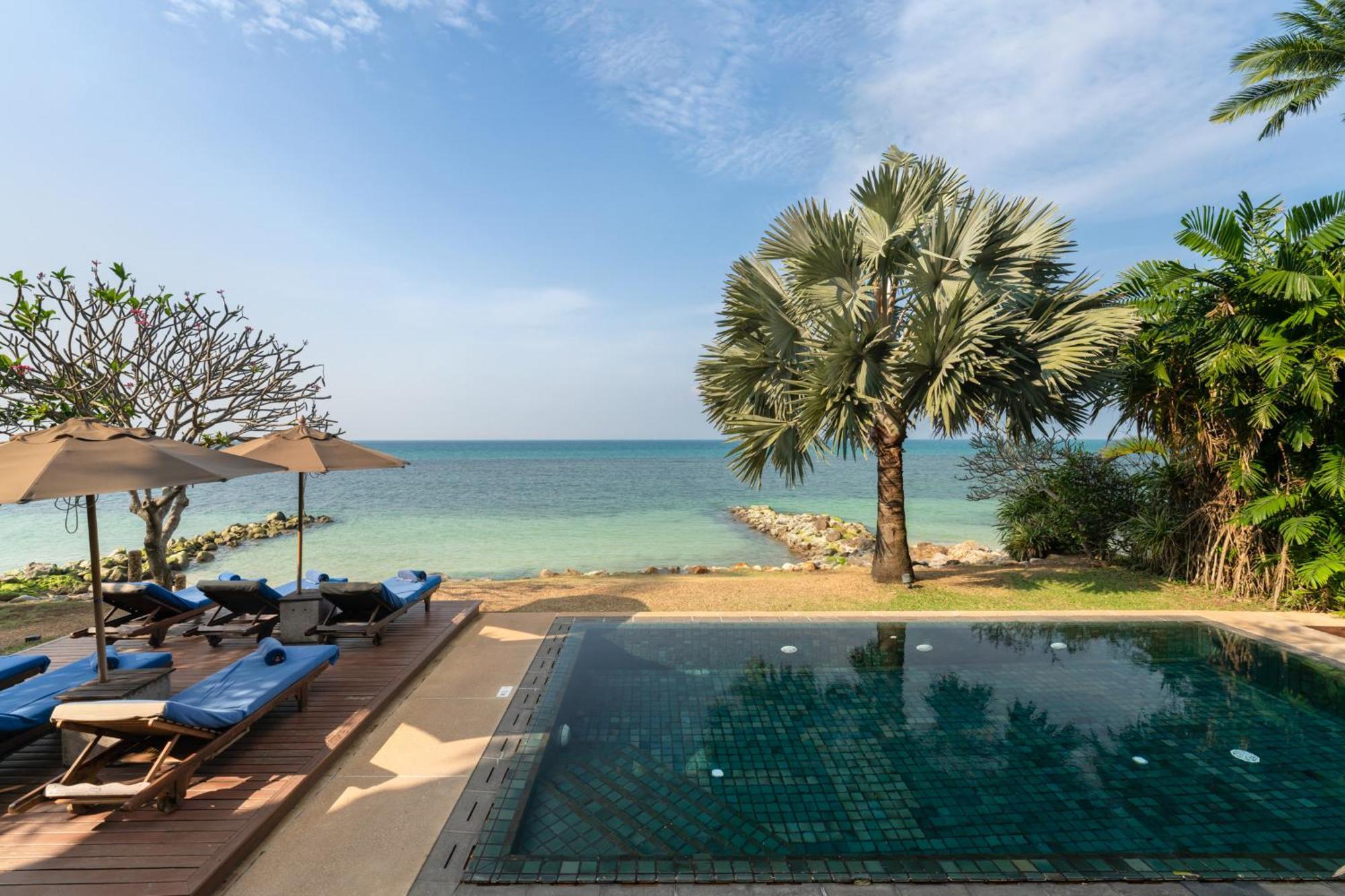 Three Bedroom Oceanfront Pool Residence