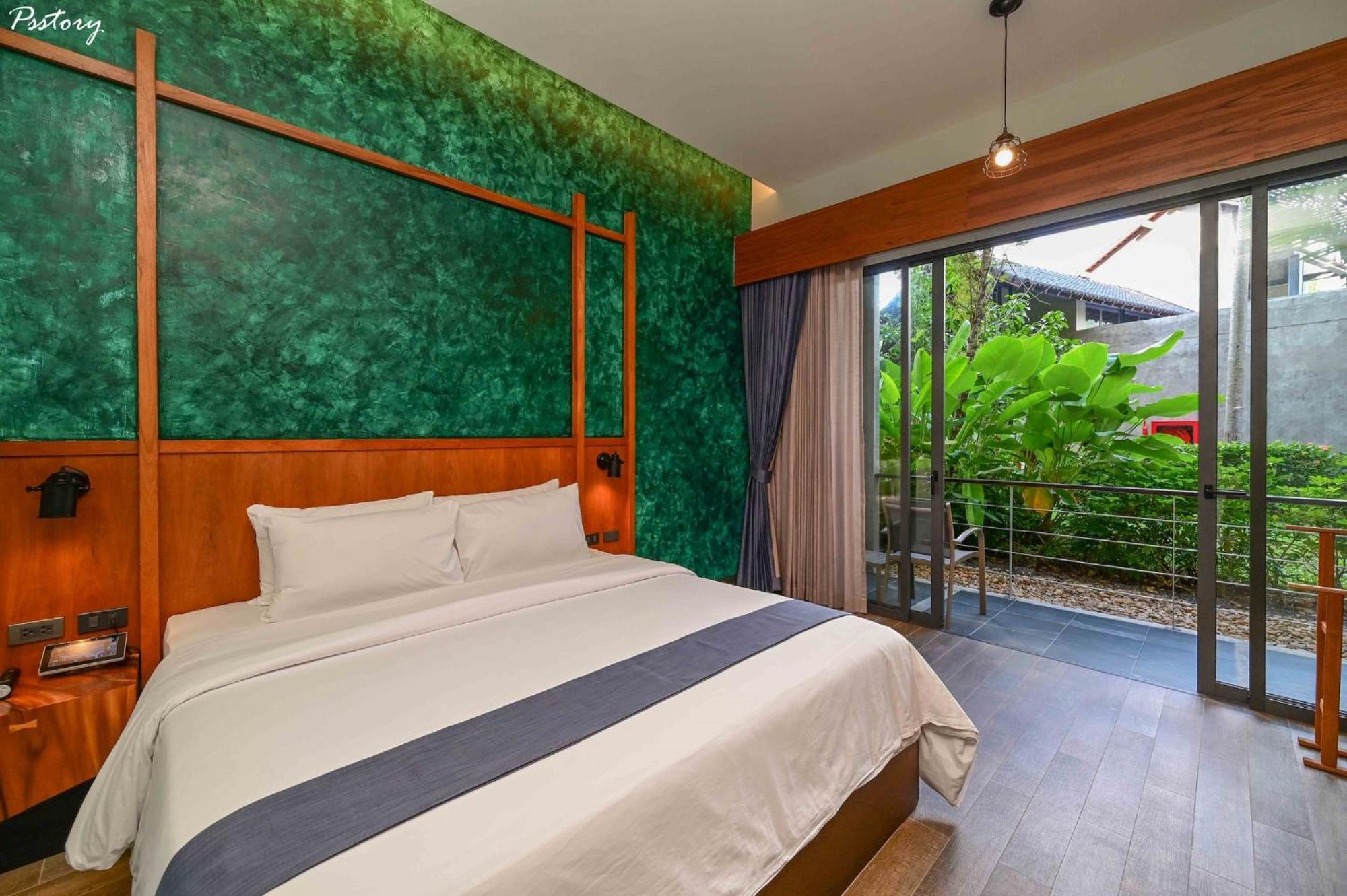 Premier Deluxe Garden View Balcony