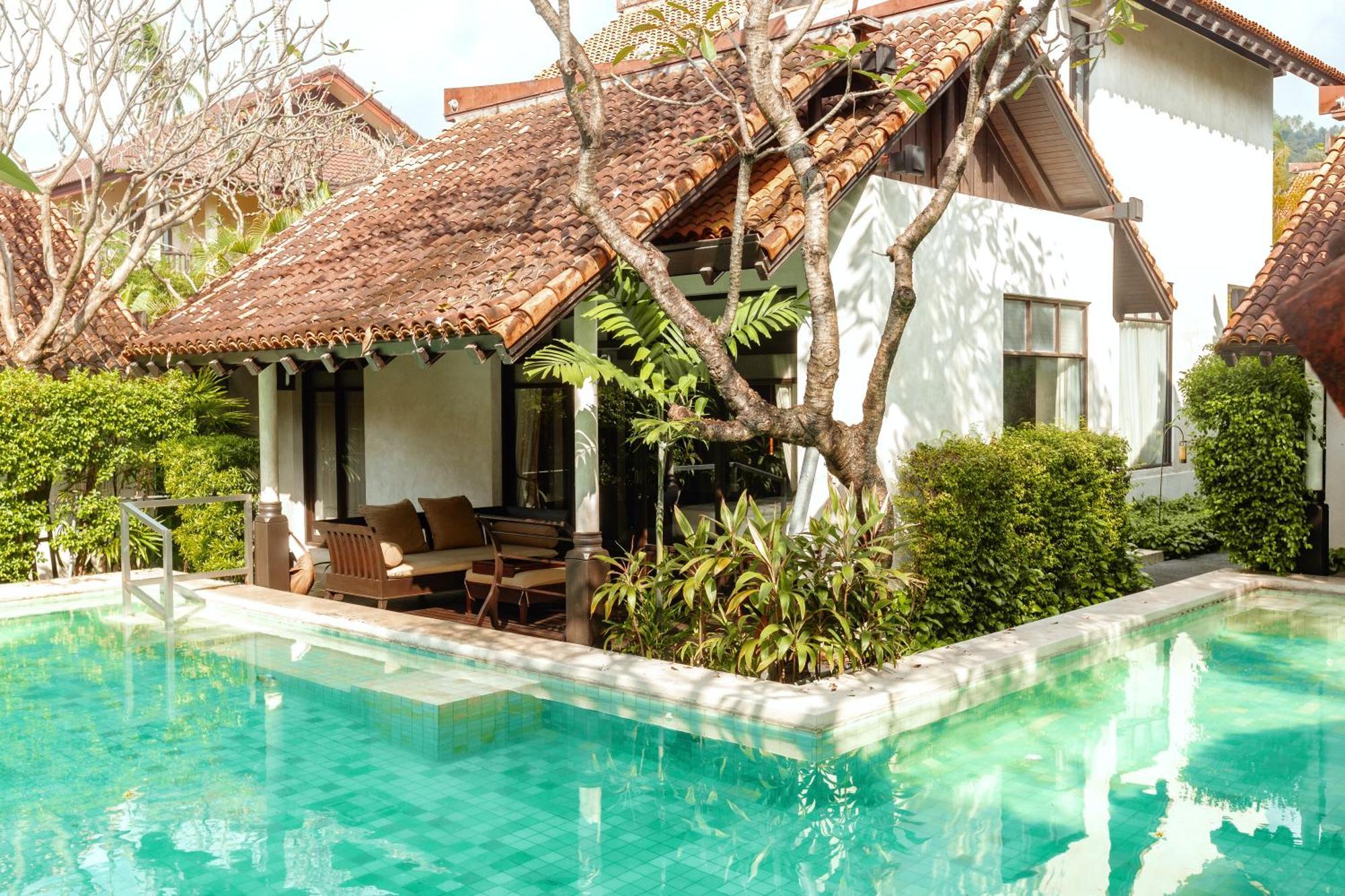 Pool Access Suite Twin
