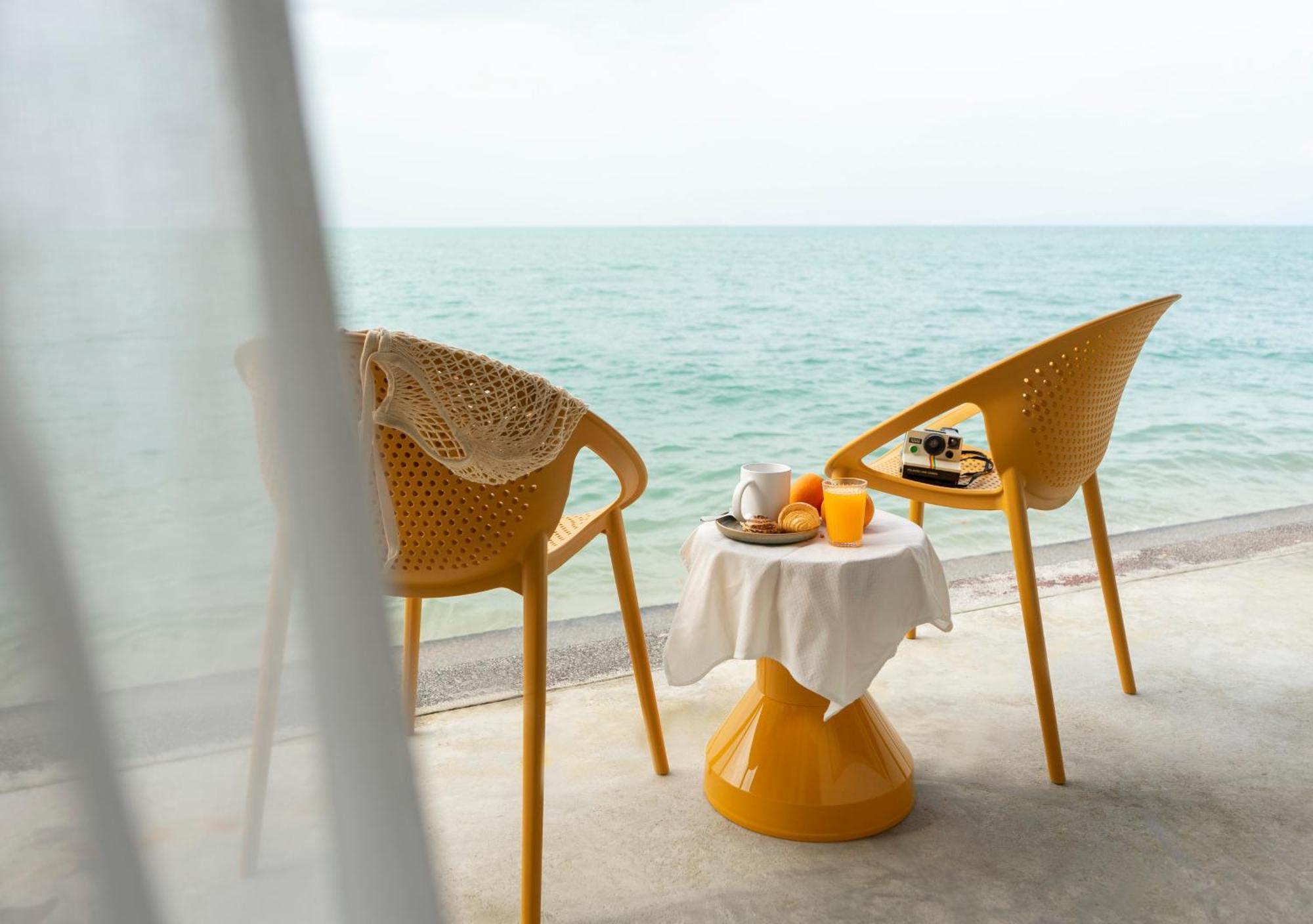 Bungalow Beach Front