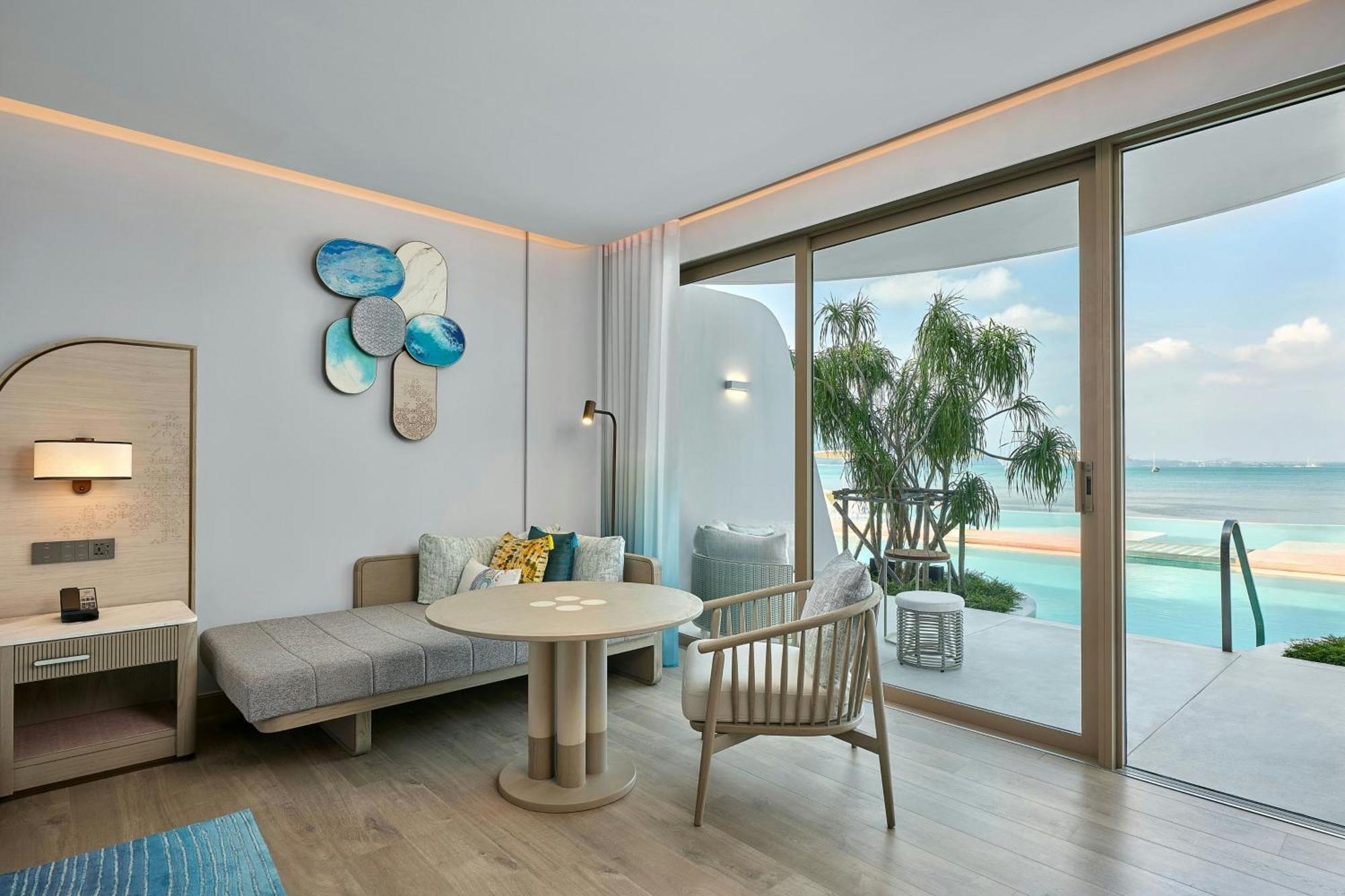 Oceanfront King Room with Pool Access,1672984729:JPEG