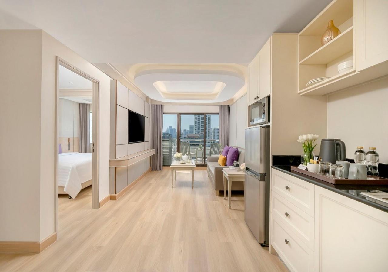 One-Bedroom Junior Suite with Balcony