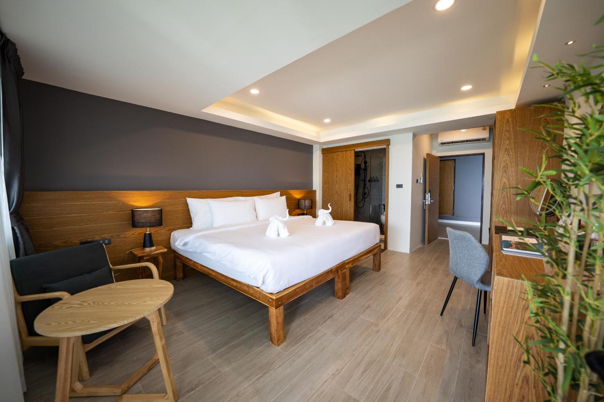 Deluxe Double or Twin Room Garden View