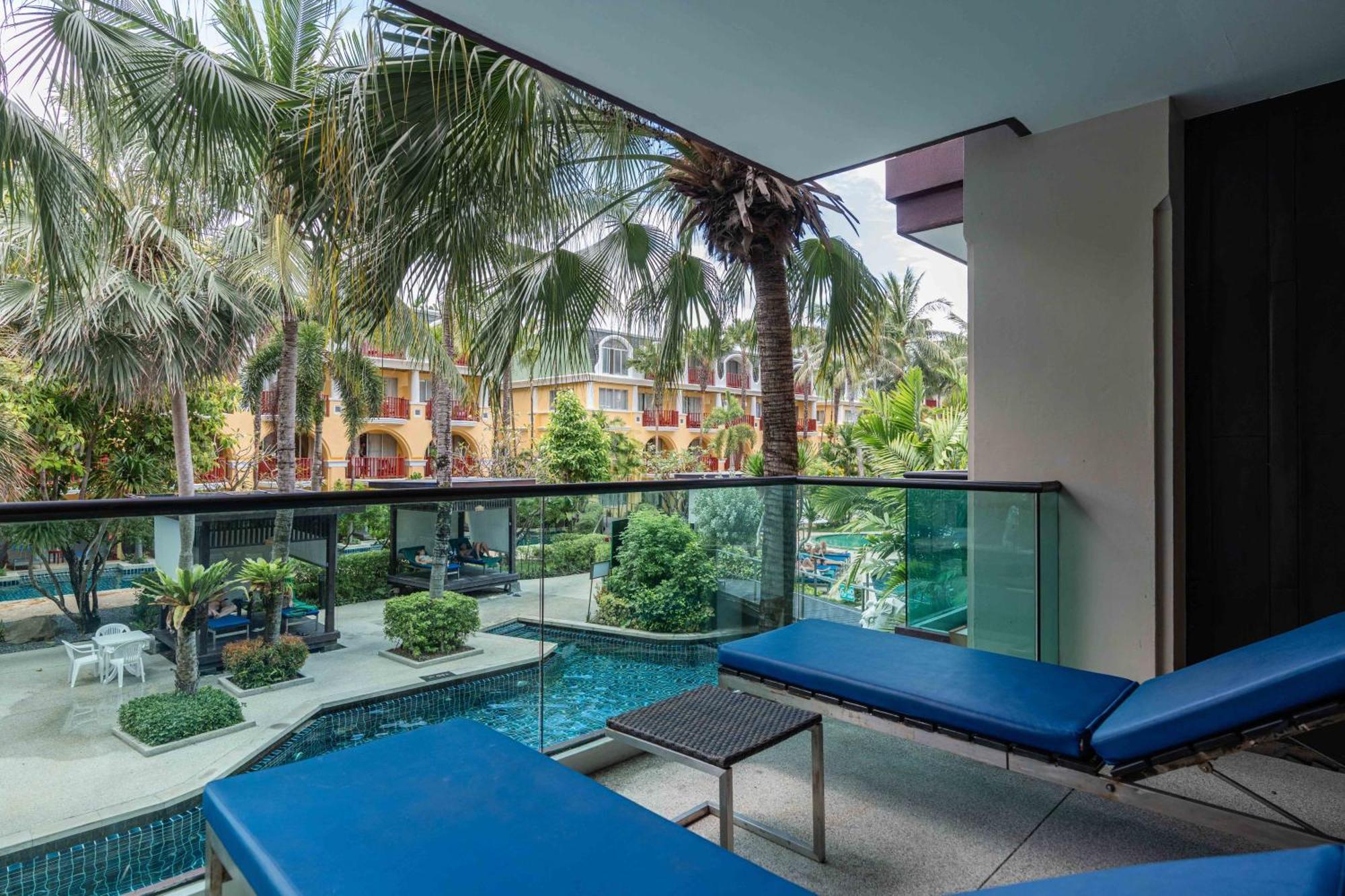 Sunset Deluxe Pool View