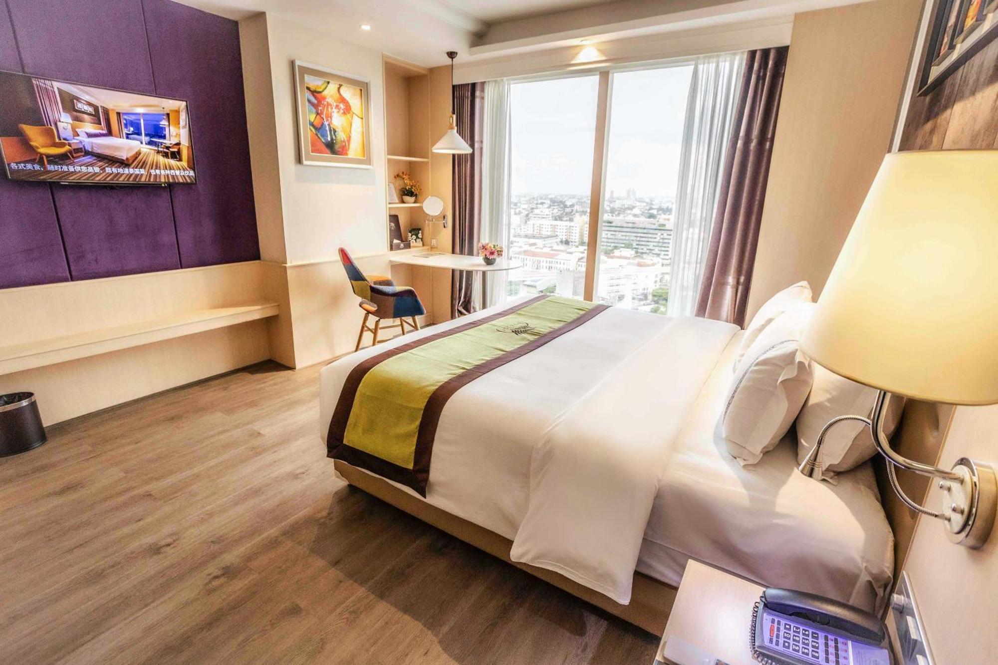 Deluxe King Room