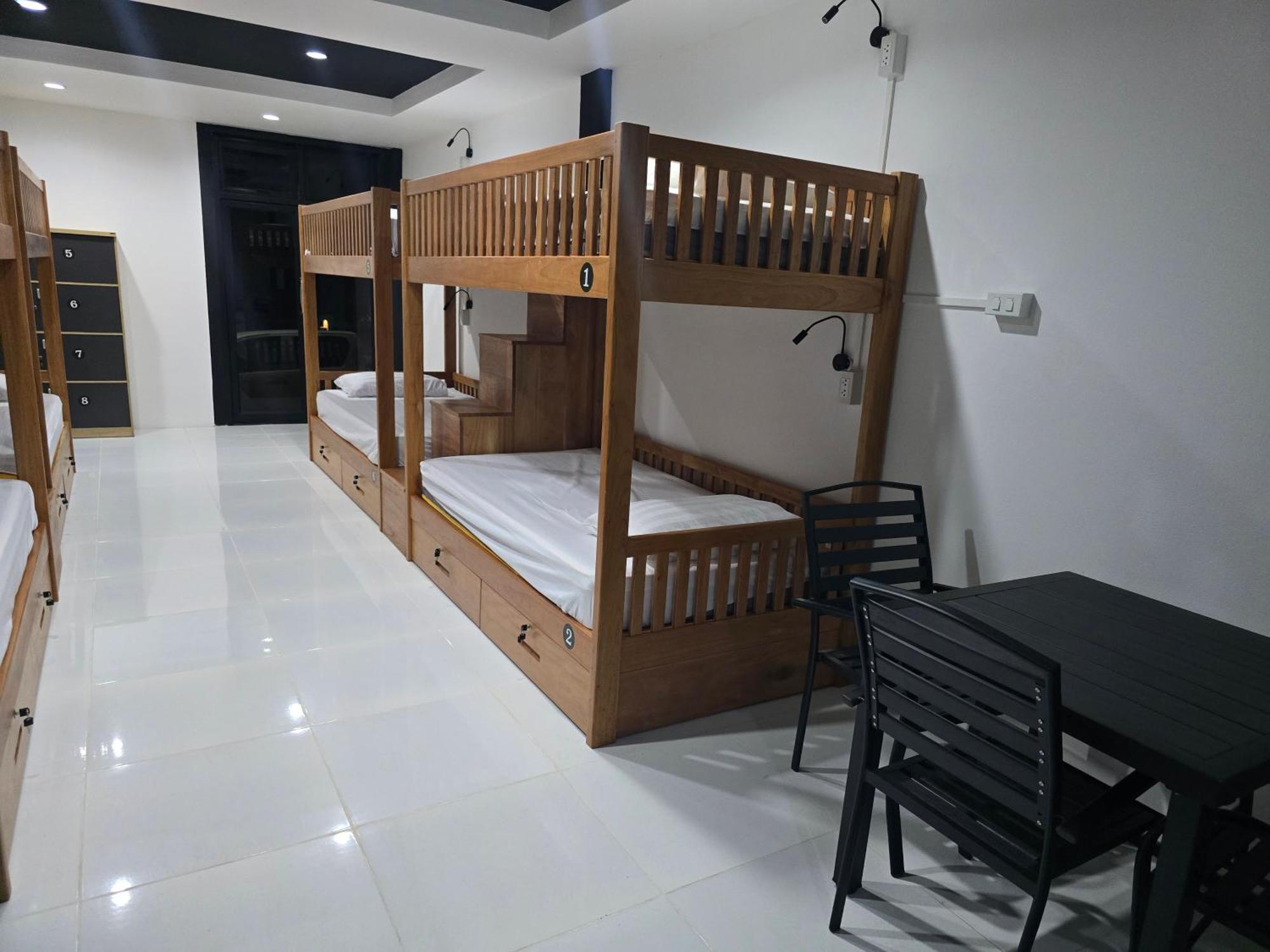 Bed 8-Bed Mixed Dormitory Room