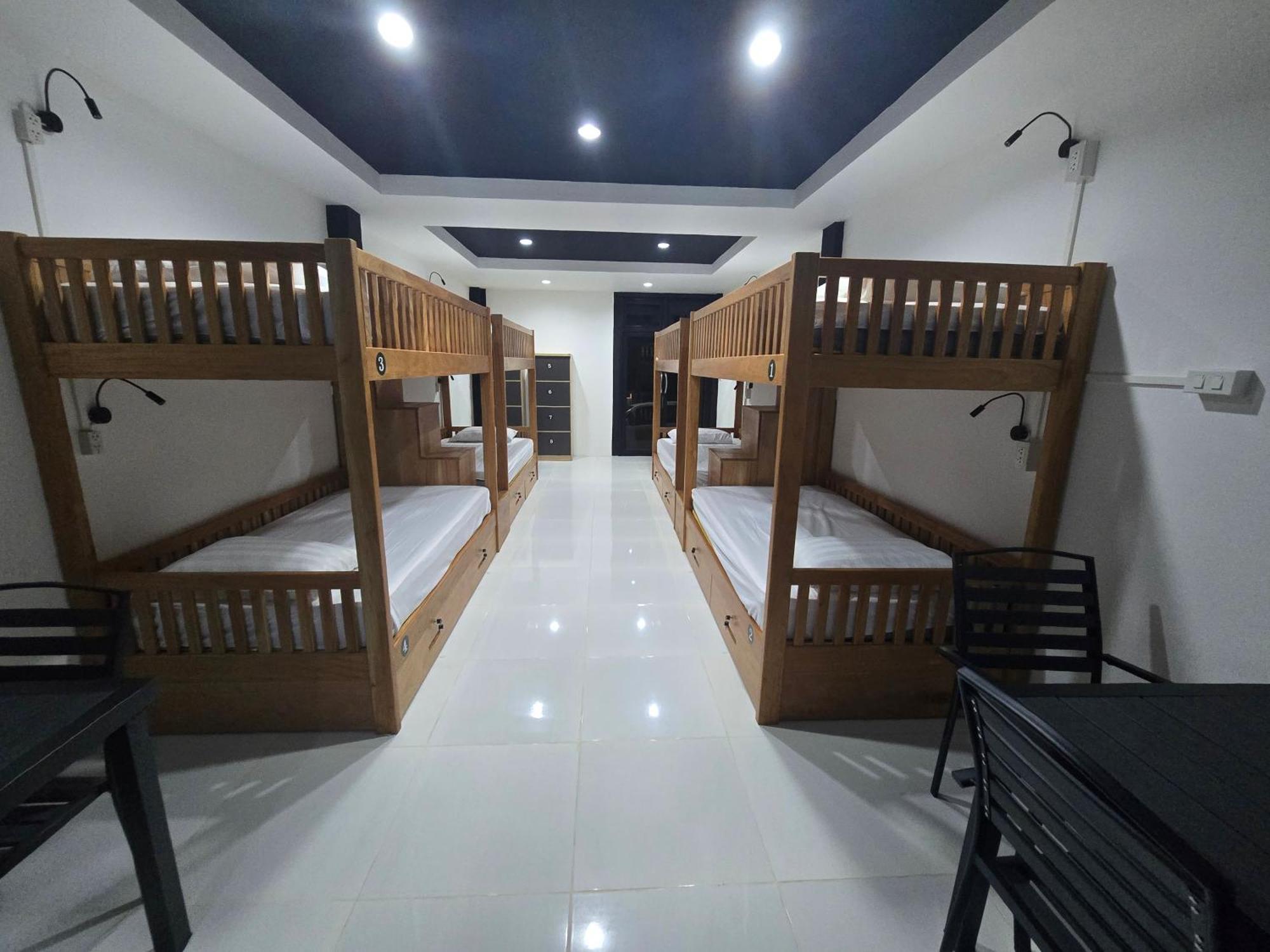 Bed 8-Bed Mixed Dormitory Room