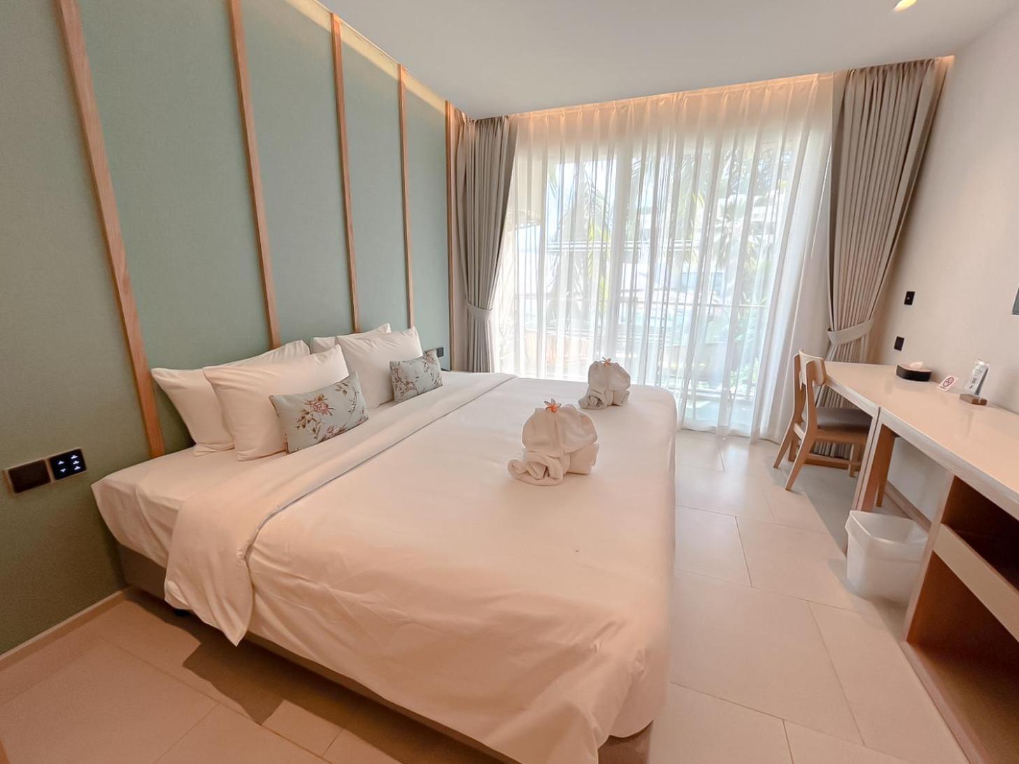 Deluxe Avenue Wing,1658751341:JPEG