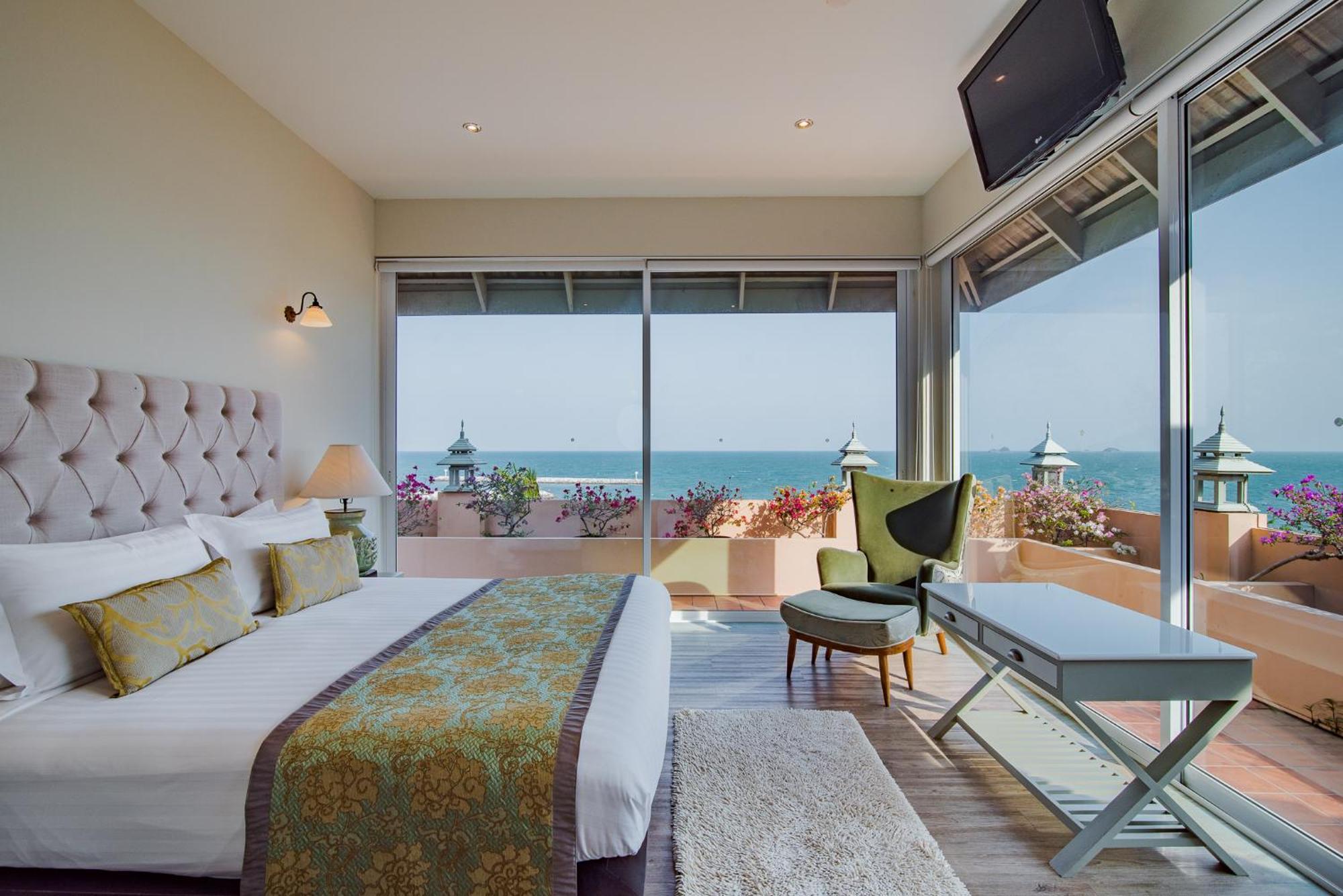 Suite mit Kingsize-Bett und Meerblick