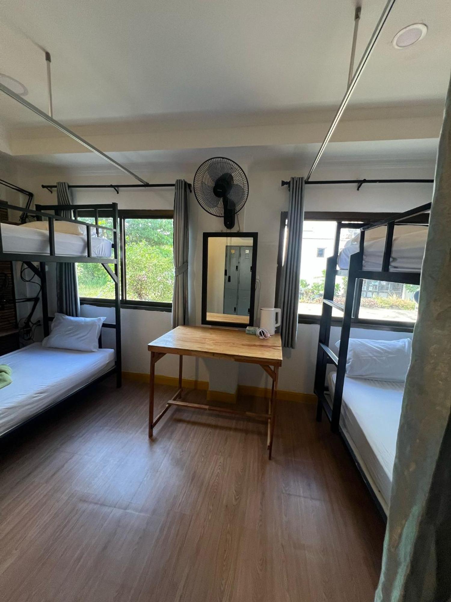 Single Bed 4-Bed Dormitory Room