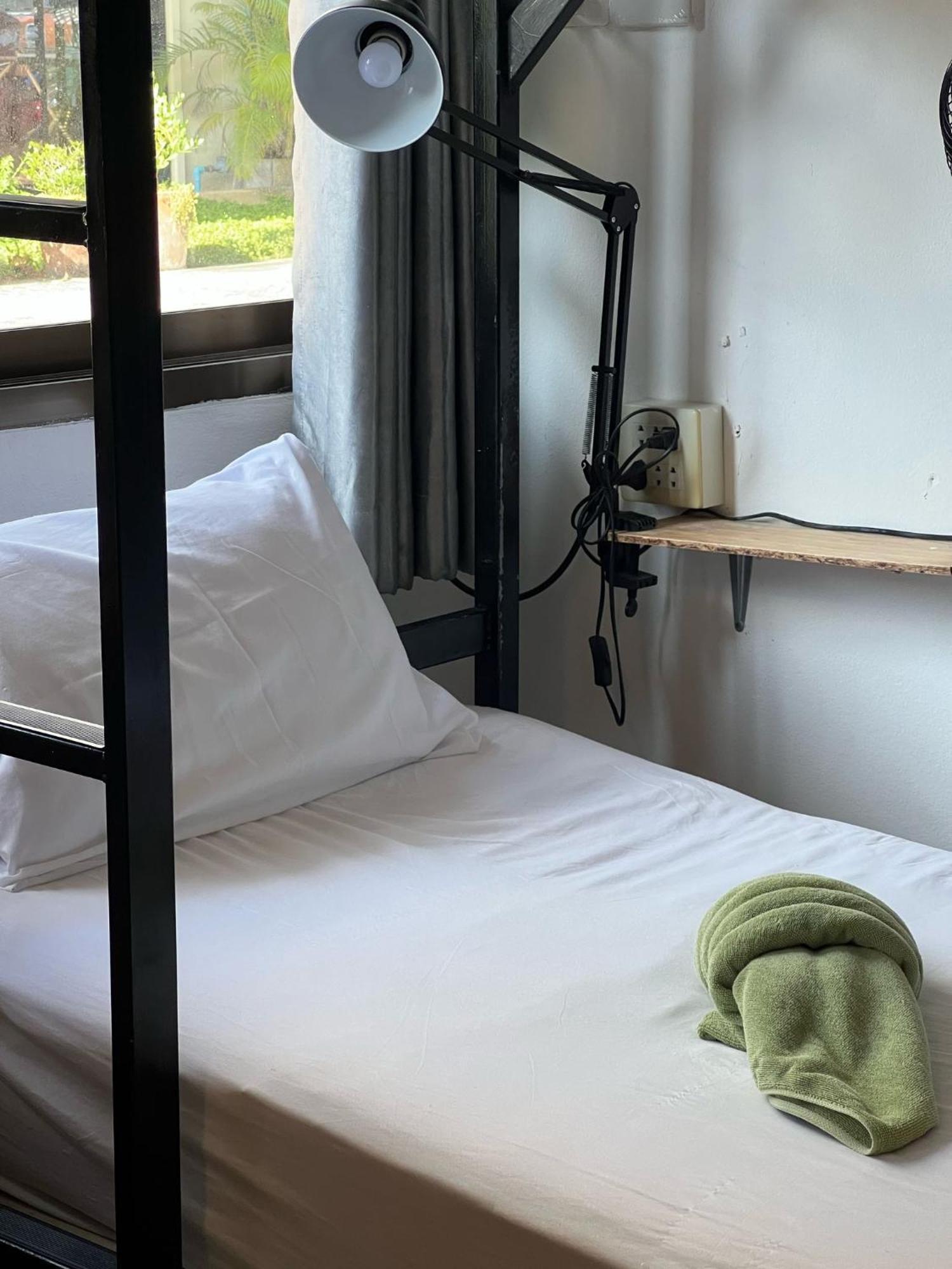 Single Bed 4-Bed Dormitory Room