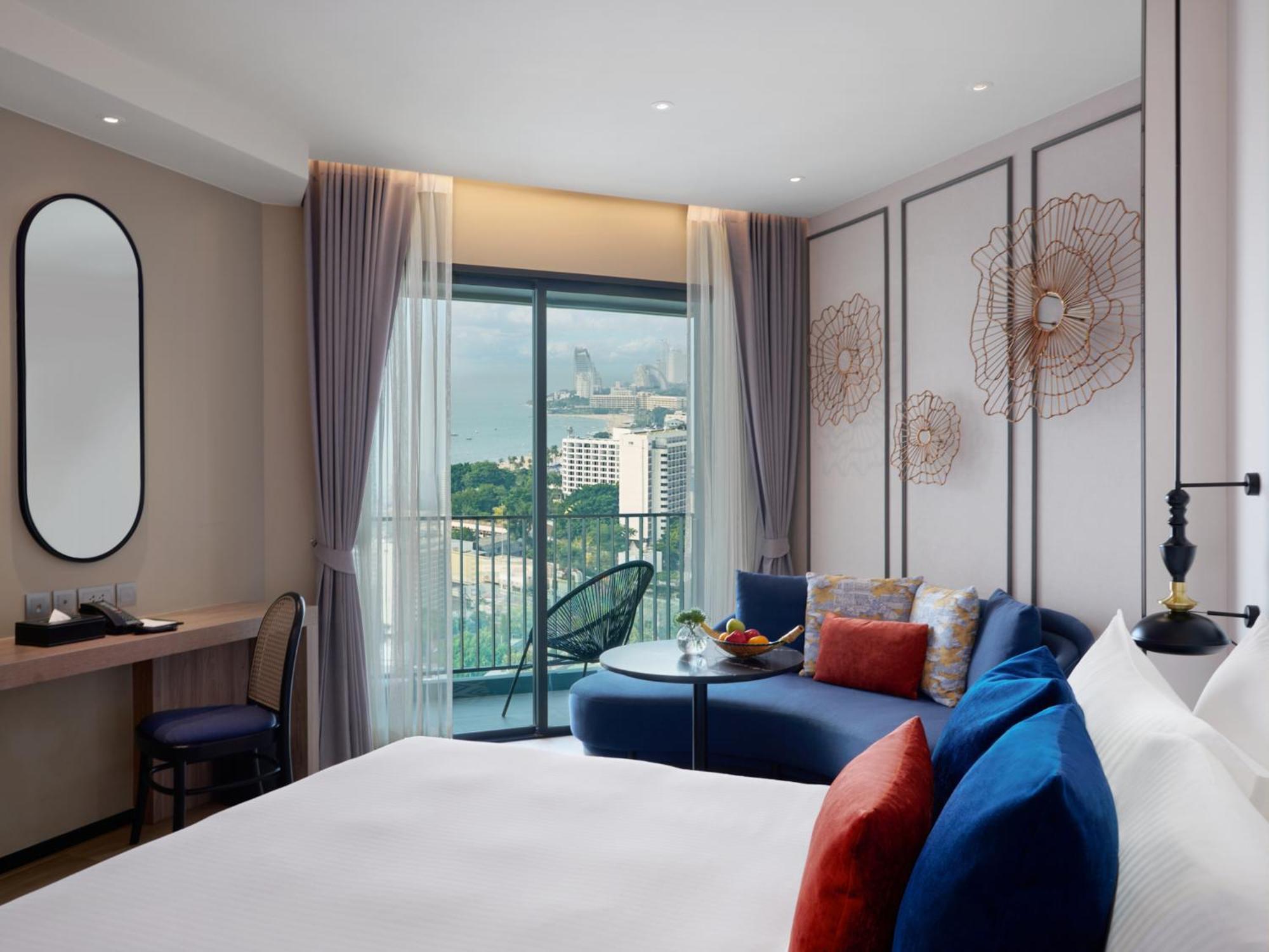 Deluxe King Room Sea View