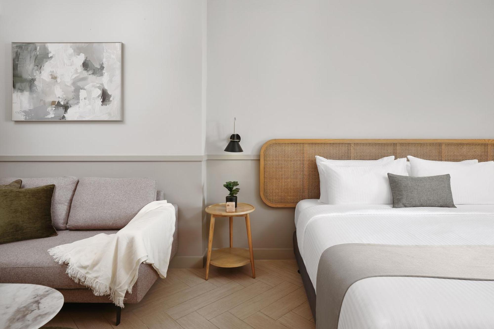 Deluxe King Room
