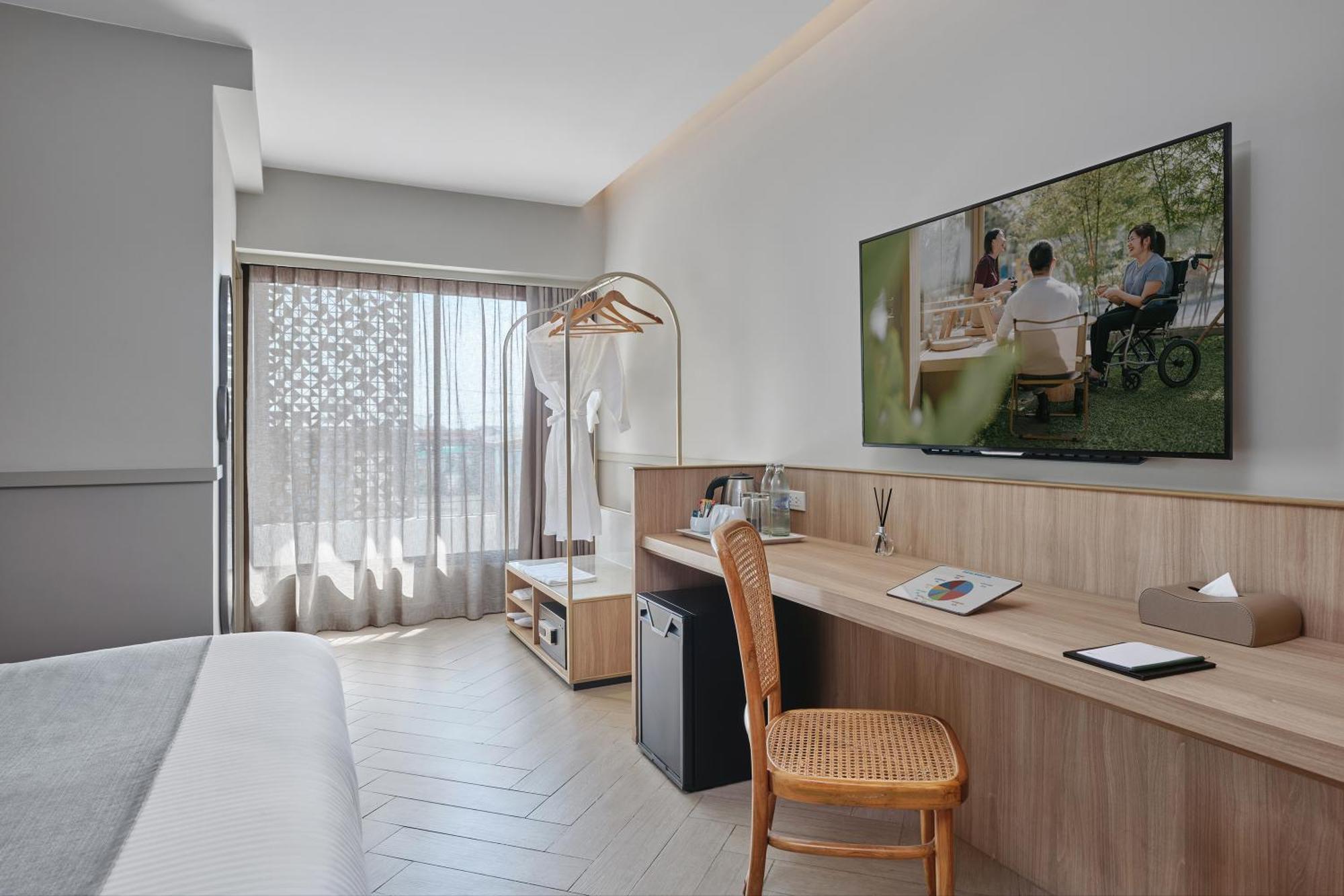 Deluxe King Room