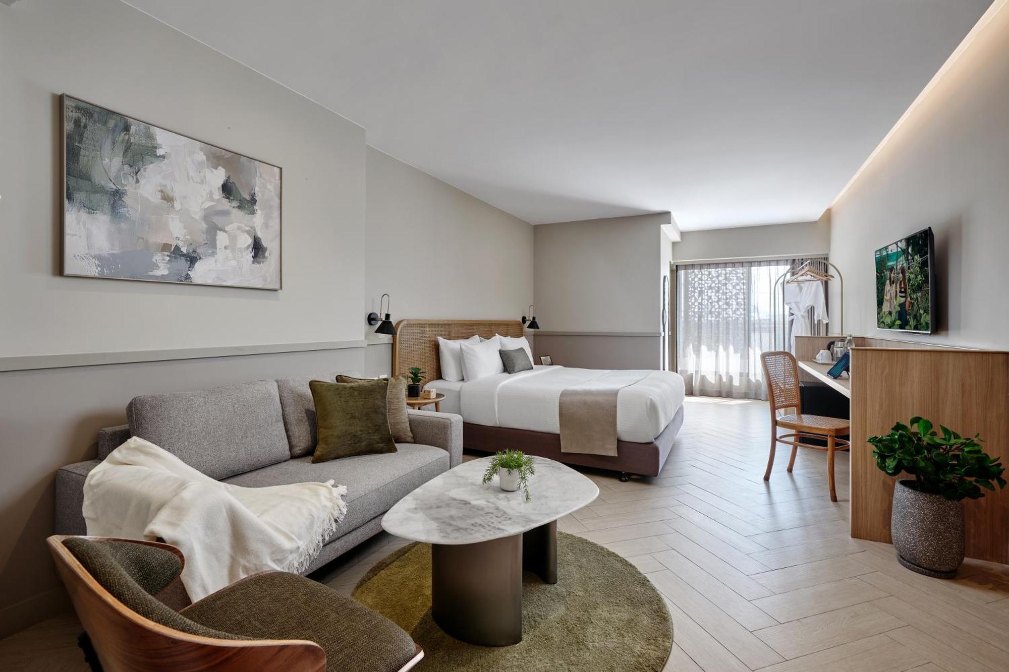 Deluxe King Room