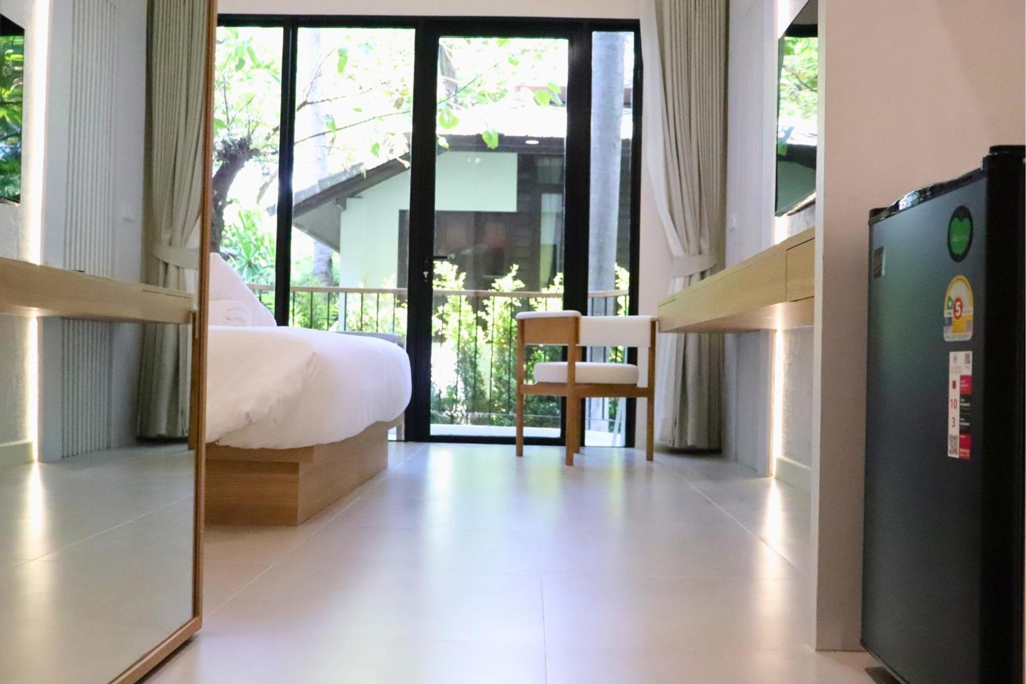 Premier King Room Garden View